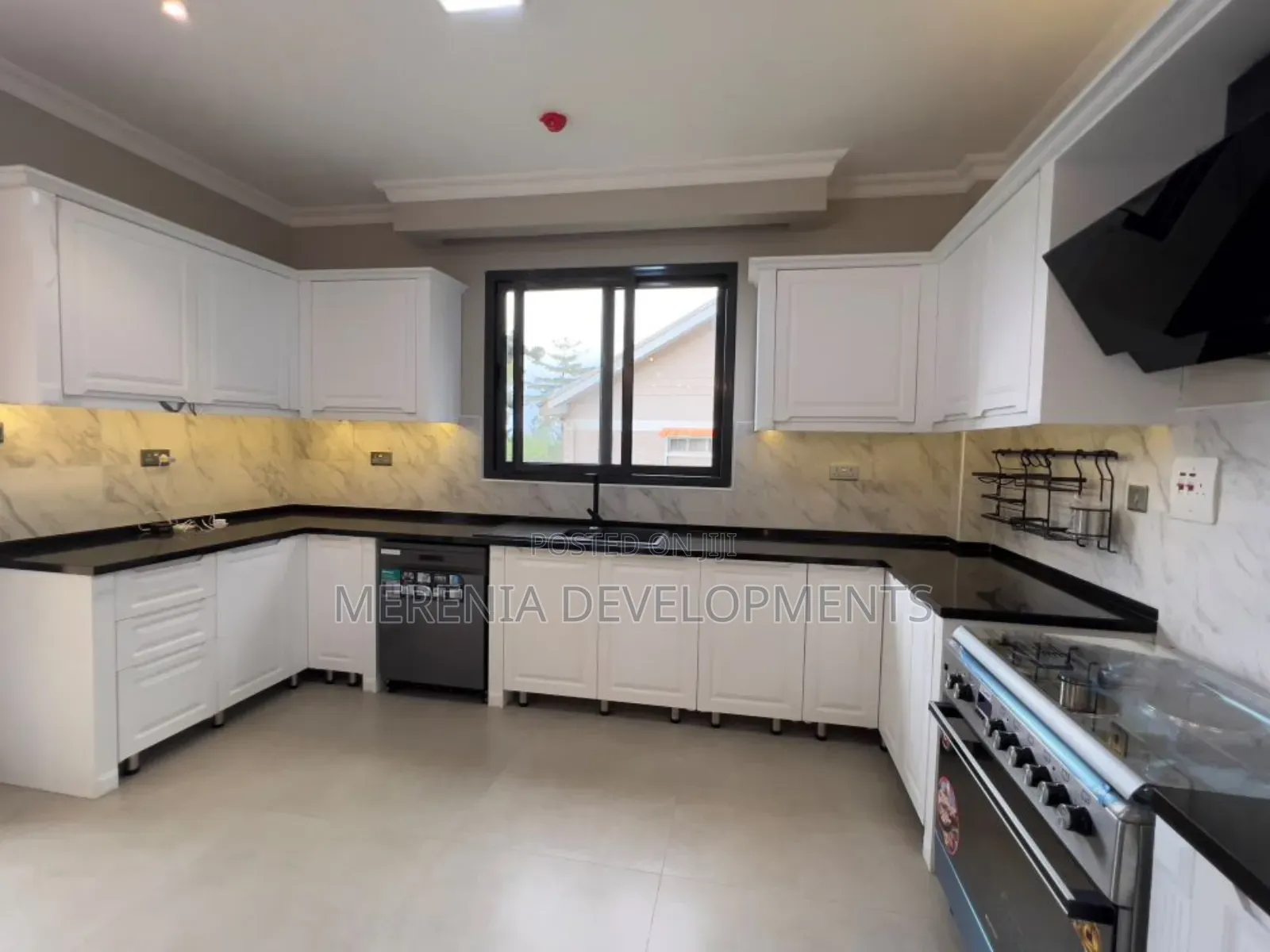 Furnished 4bdrm Condo in Kololo, Central Division for sale in Central Division