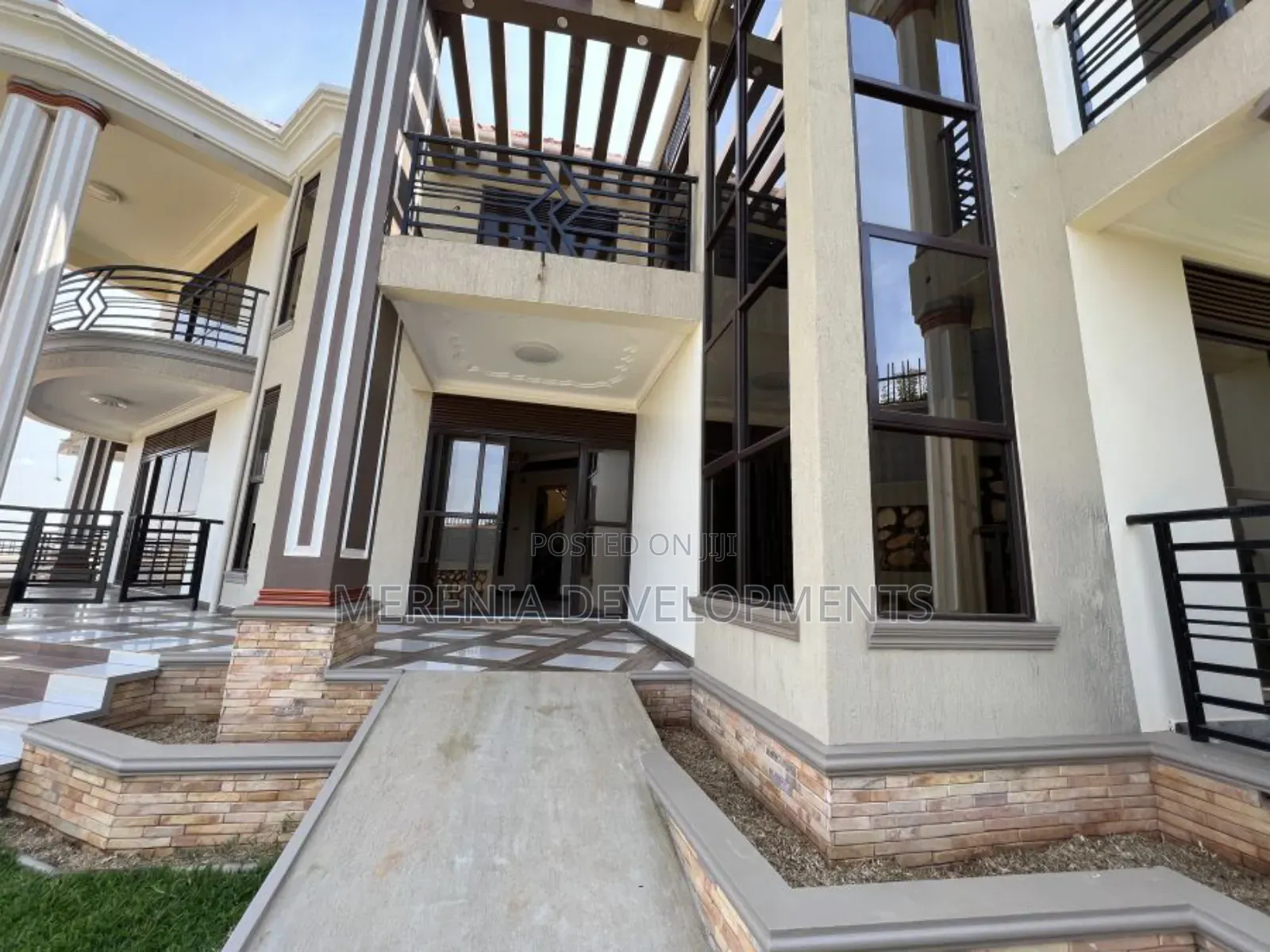5bdrm House in Bwebajja, Central Division for sale in Central Division