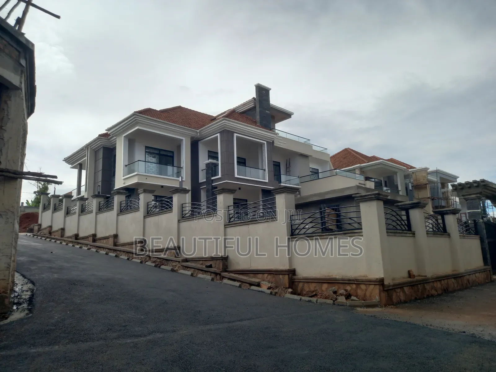 Furnished 6bdrm Duplex in Ntinda, Nakawa for sale in Nakawa
