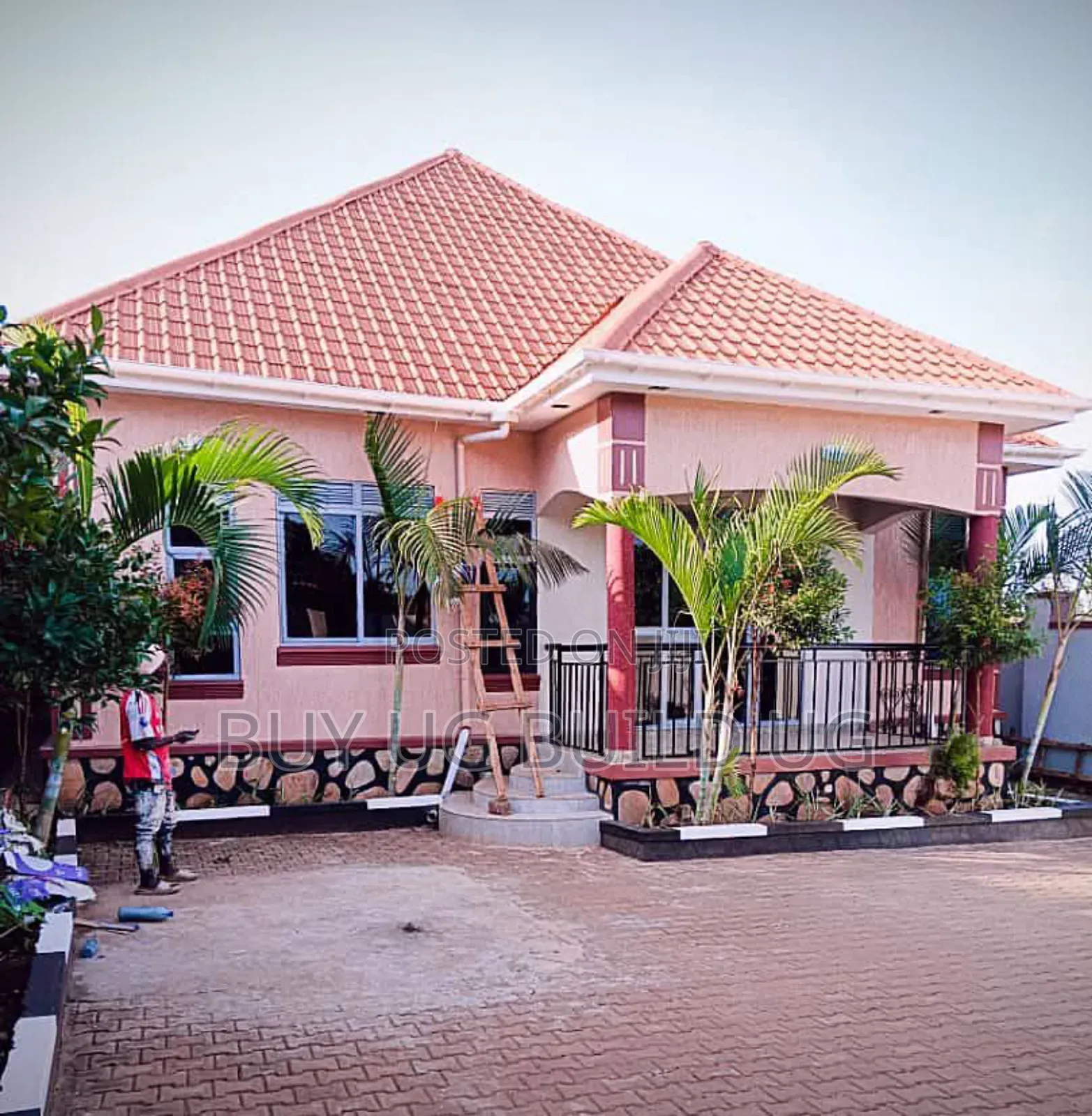 3bdrm Bungalow in Bwebajja Entebbe, Central Division for sale in Central Division