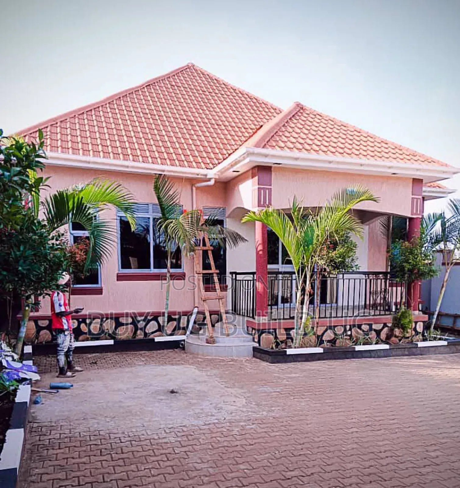 3bdrm Bungalow in Bwebajja Entebbe, Central Division for sale in Central Division