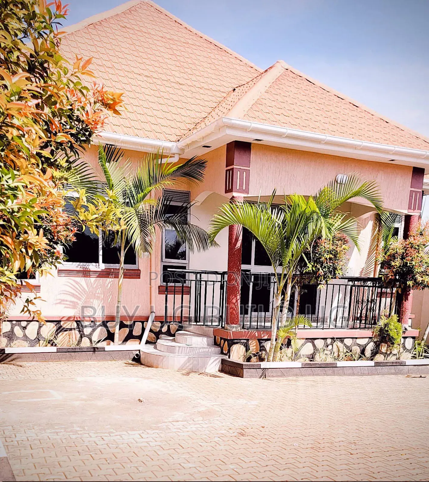 3bdrm Bungalow in Bwebajja Entebbe, Central Division for sale in Central Division