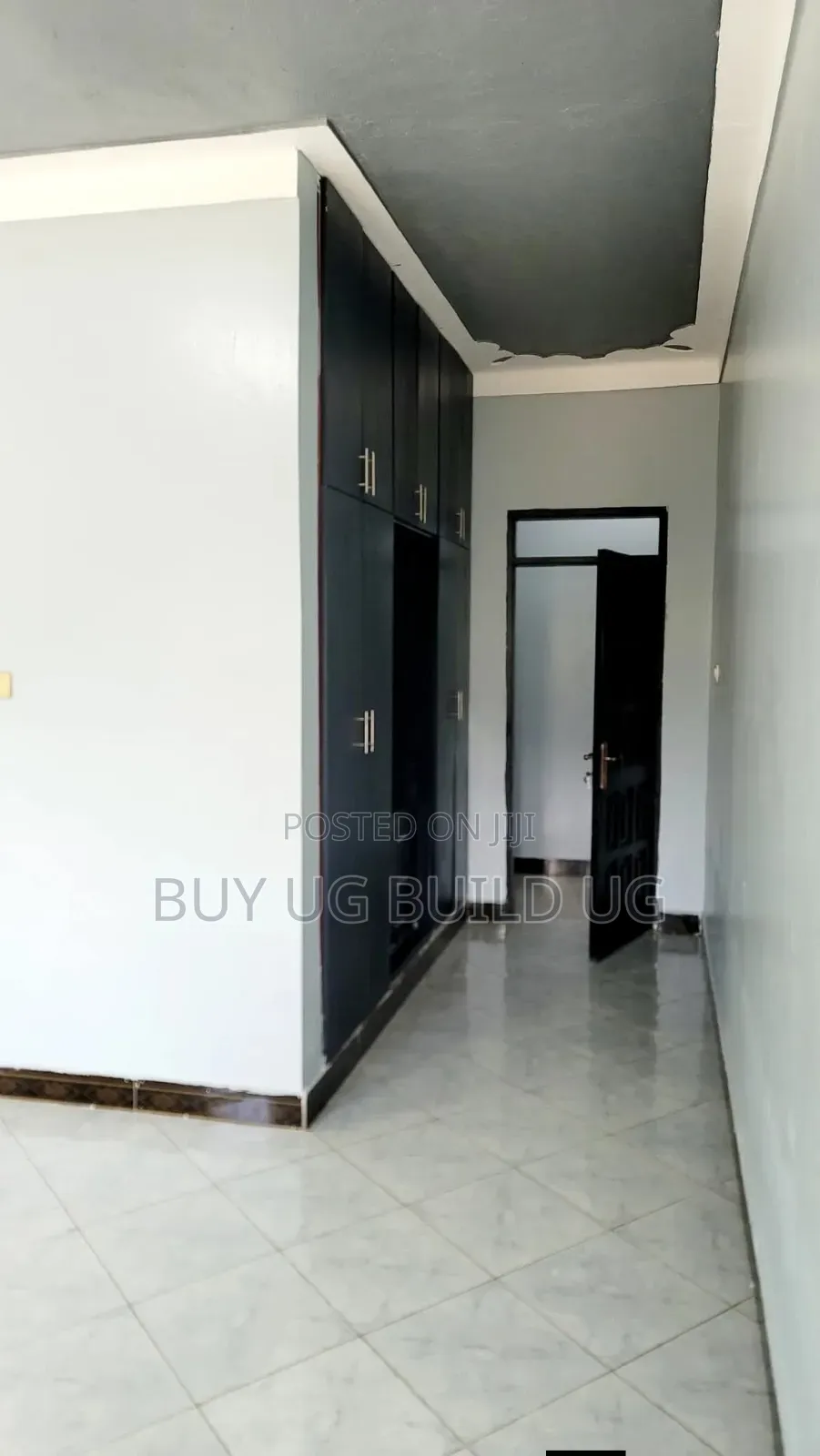3bdrm Bungalow in Bwebajja Entebbe, Central Division for sale in Central Division