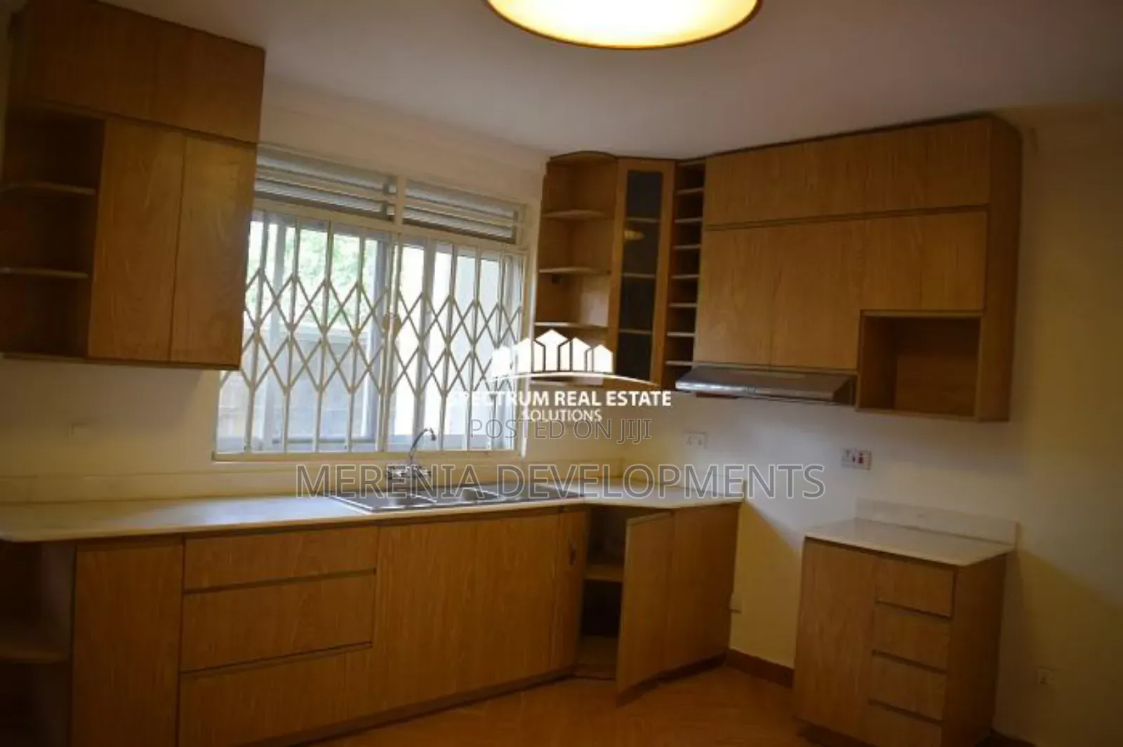 3bdrm Apartment in Kiwatule, Nakawa for sale in Nakawa