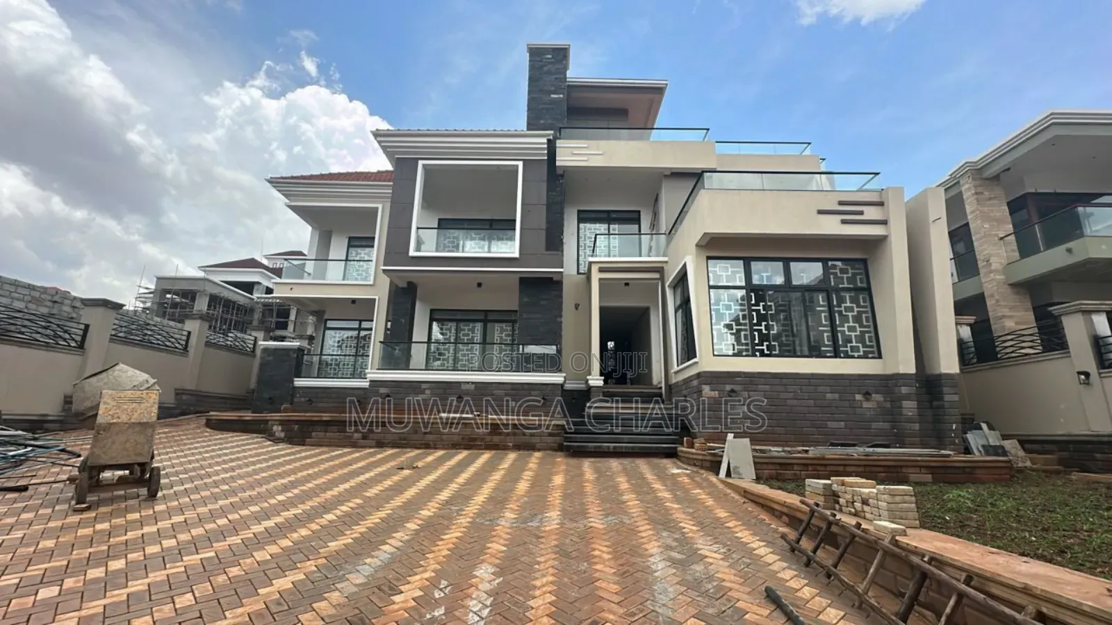 6bdrm Duplex in Fs Properties Ltd, Division A for sale in Division A