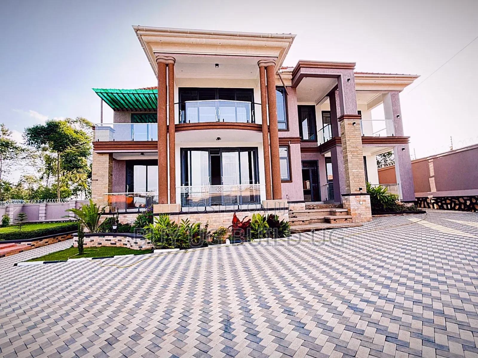 6bdrm Mansion in Kira Town for sale in Kira