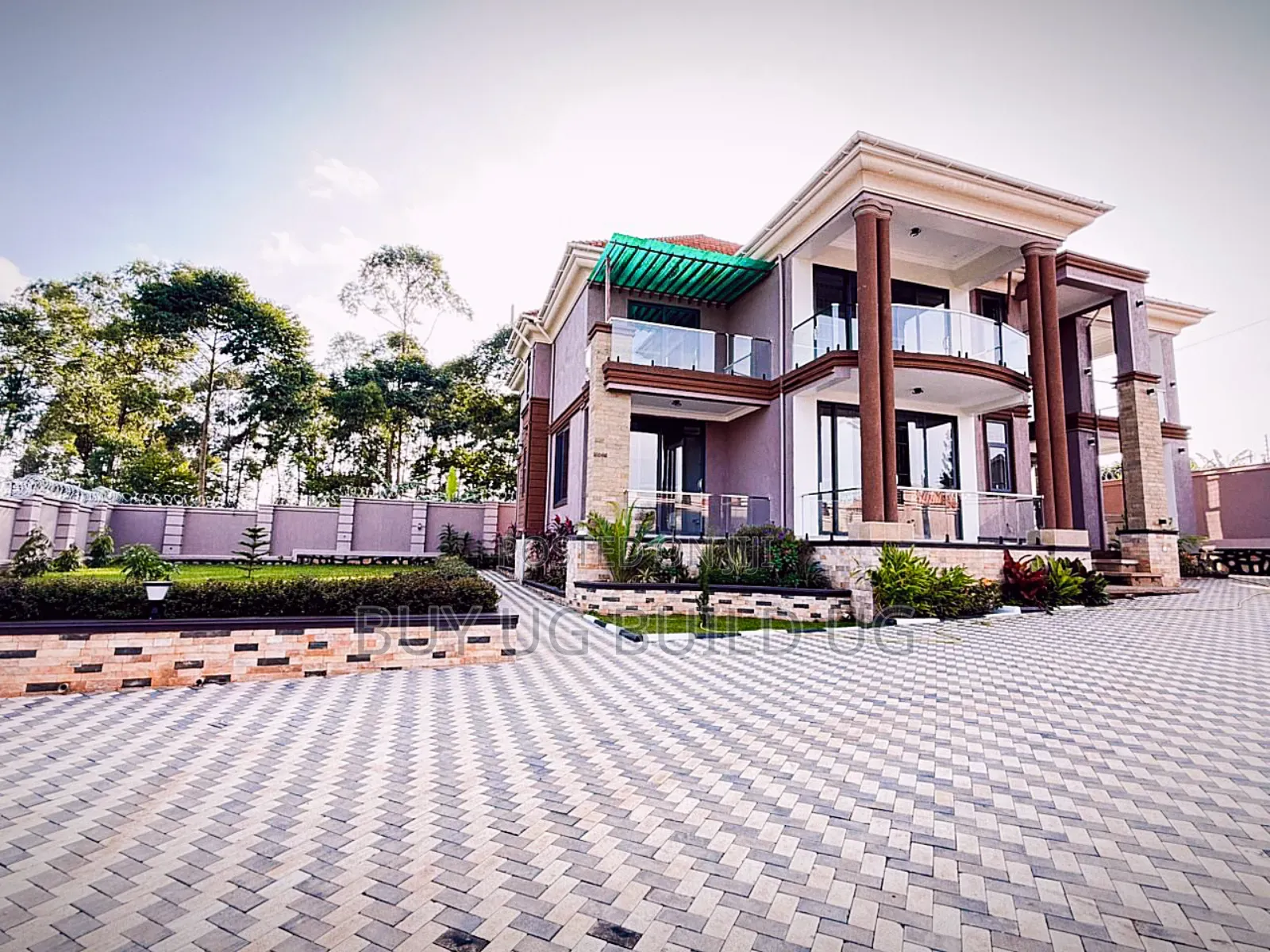 6bdrm Mansion in Kira Town for sale in Kira