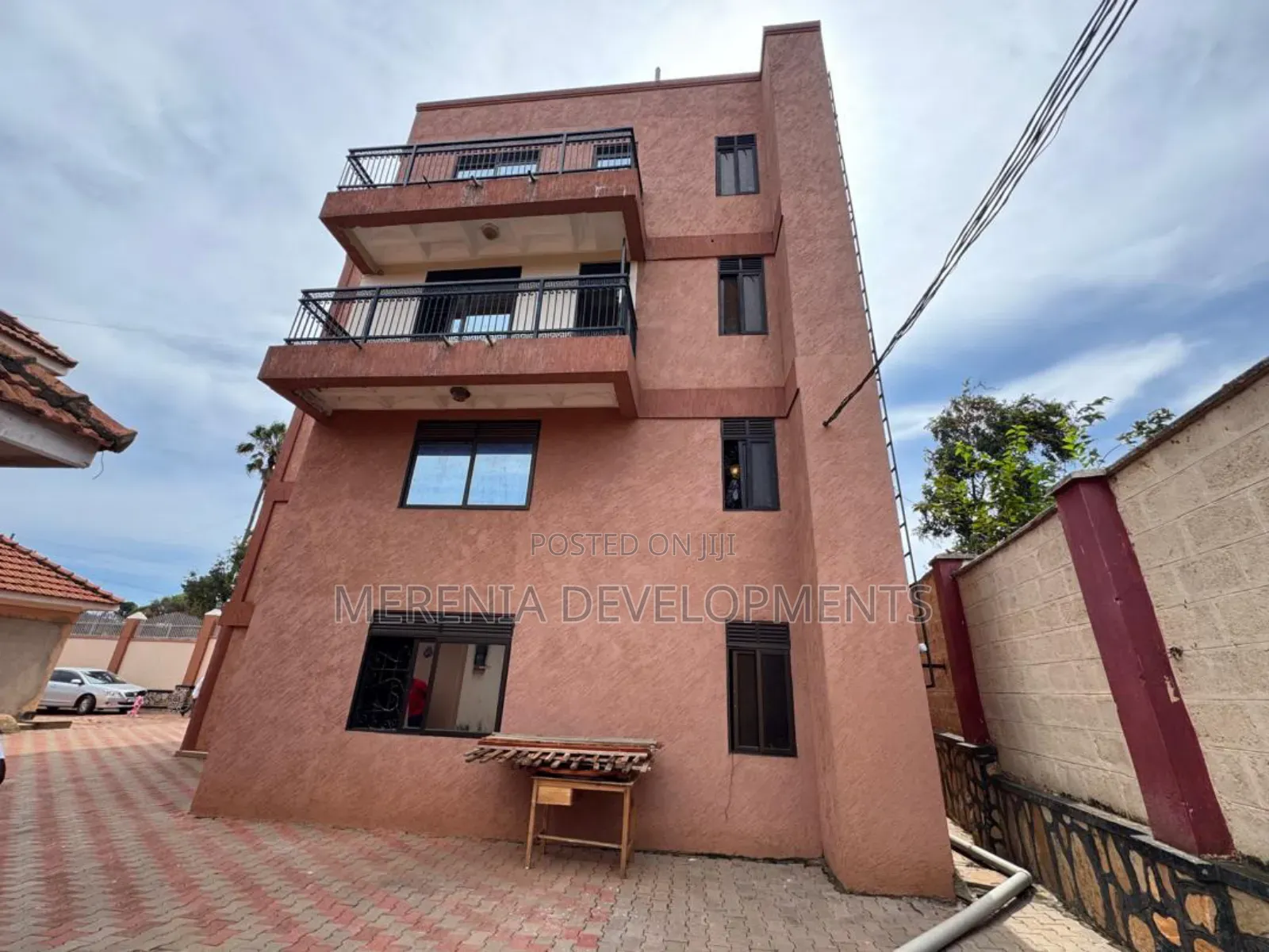 3bdrm Apartment in Bunga, Makindye for sale in Makindye