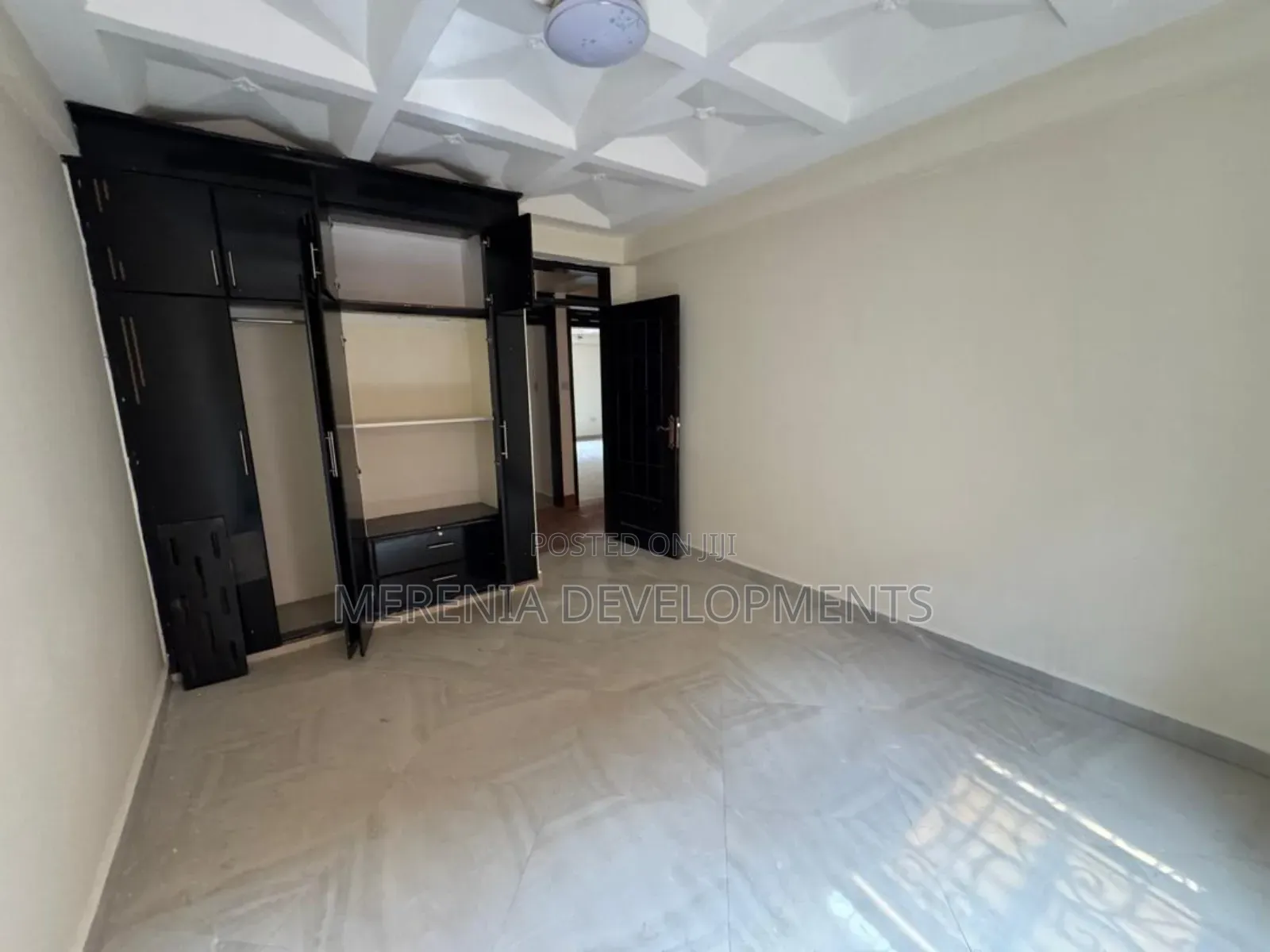 3bdrm Apartment in Bunga, Makindye for sale in Makindye