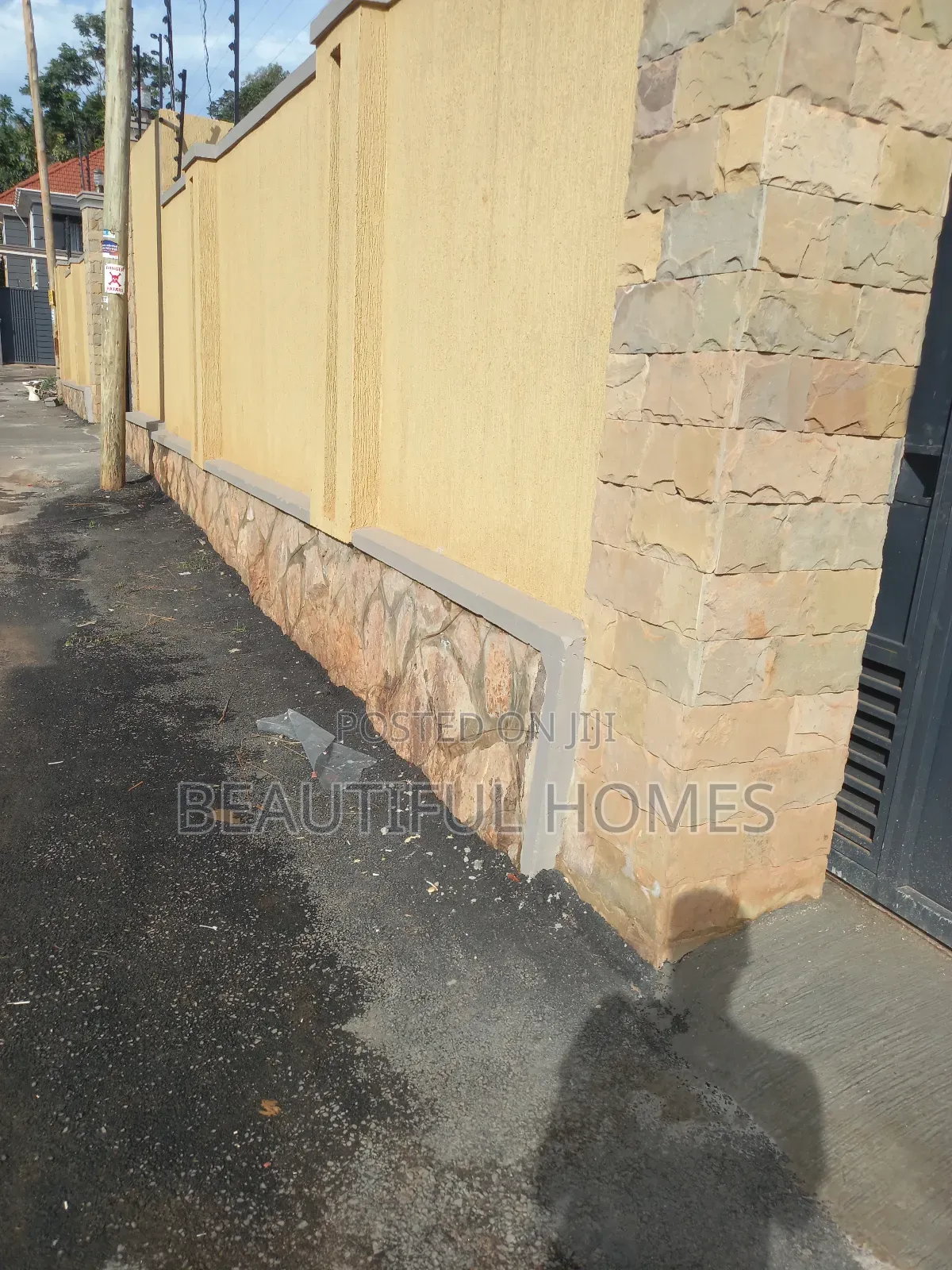 Furnished 5bdrm Duplex in Kira, Central Division for sale in Central Division