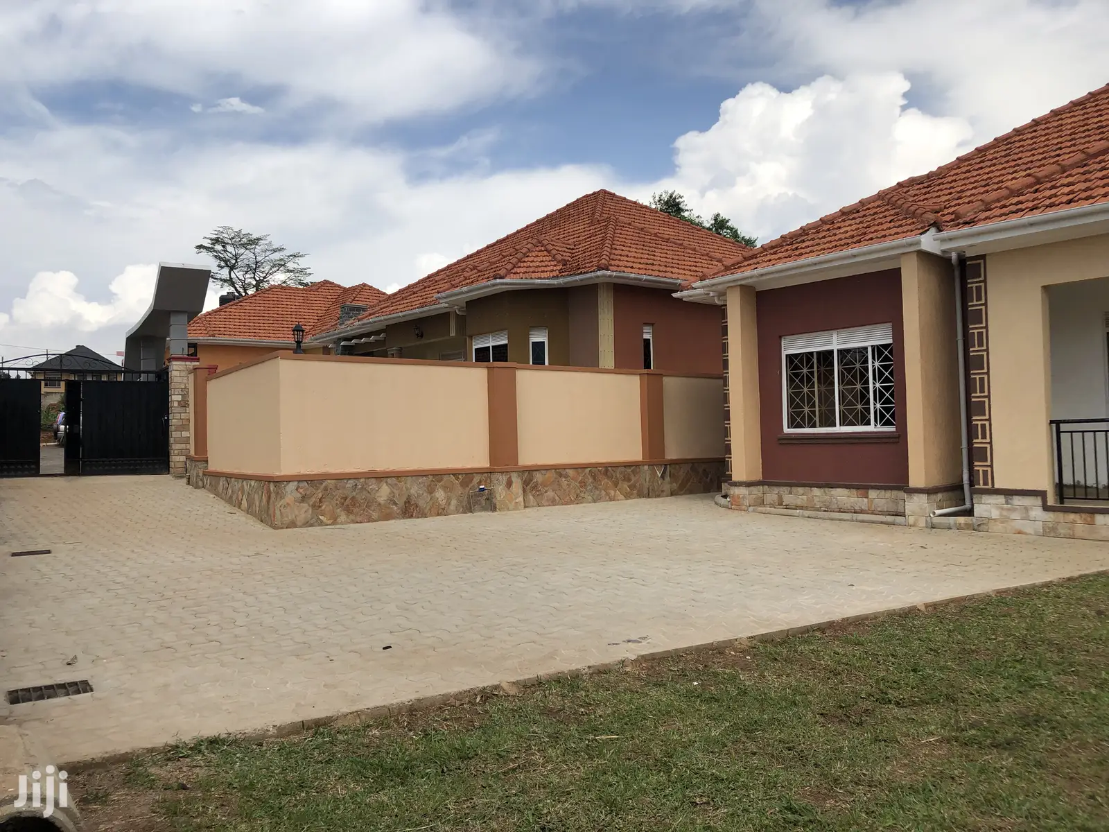 Kira Stunning House on Sell in Kampala