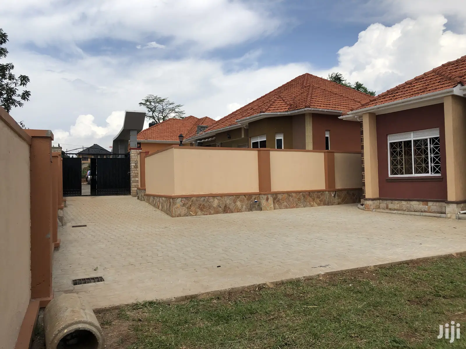 Kira Stunning House on Sell in Kampala