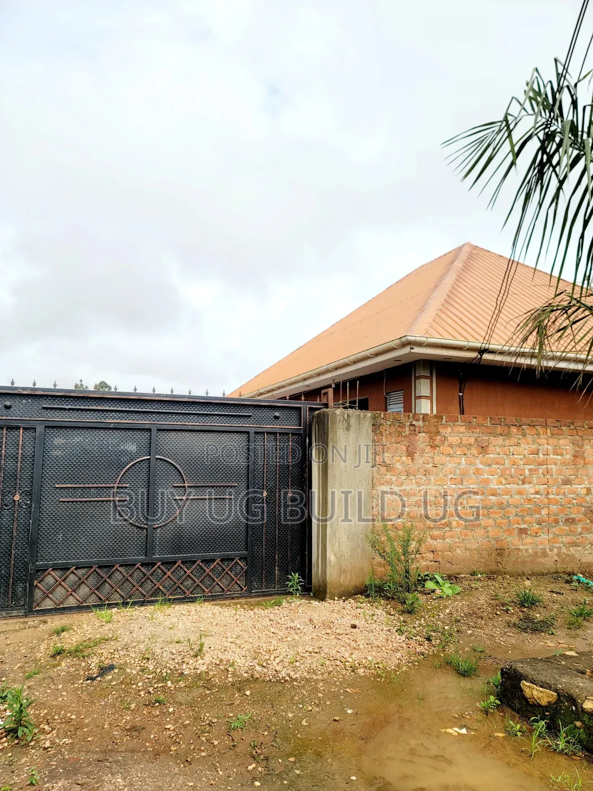 1bdrm Apartment in Kitende Entebbe Road, Central Division for sale in Central Division
