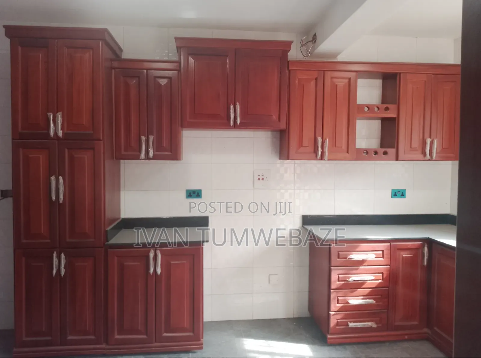3bdrm Apartment in Entebbe Rd Kawuku, Central Division for rent in Central Division