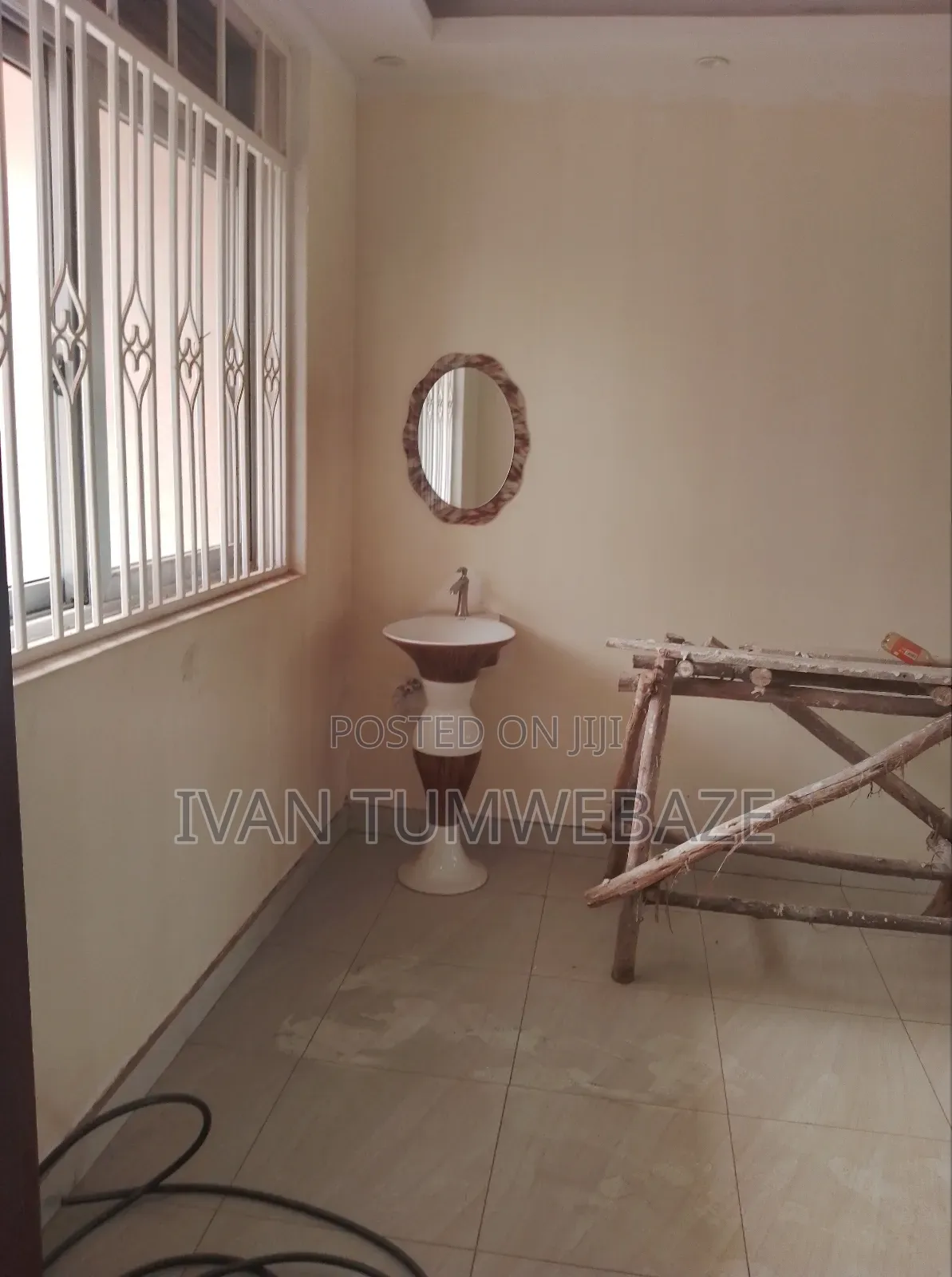 3bdrm Apartment in Entebbe Rd Kawuku, Central Division for rent in Central Division