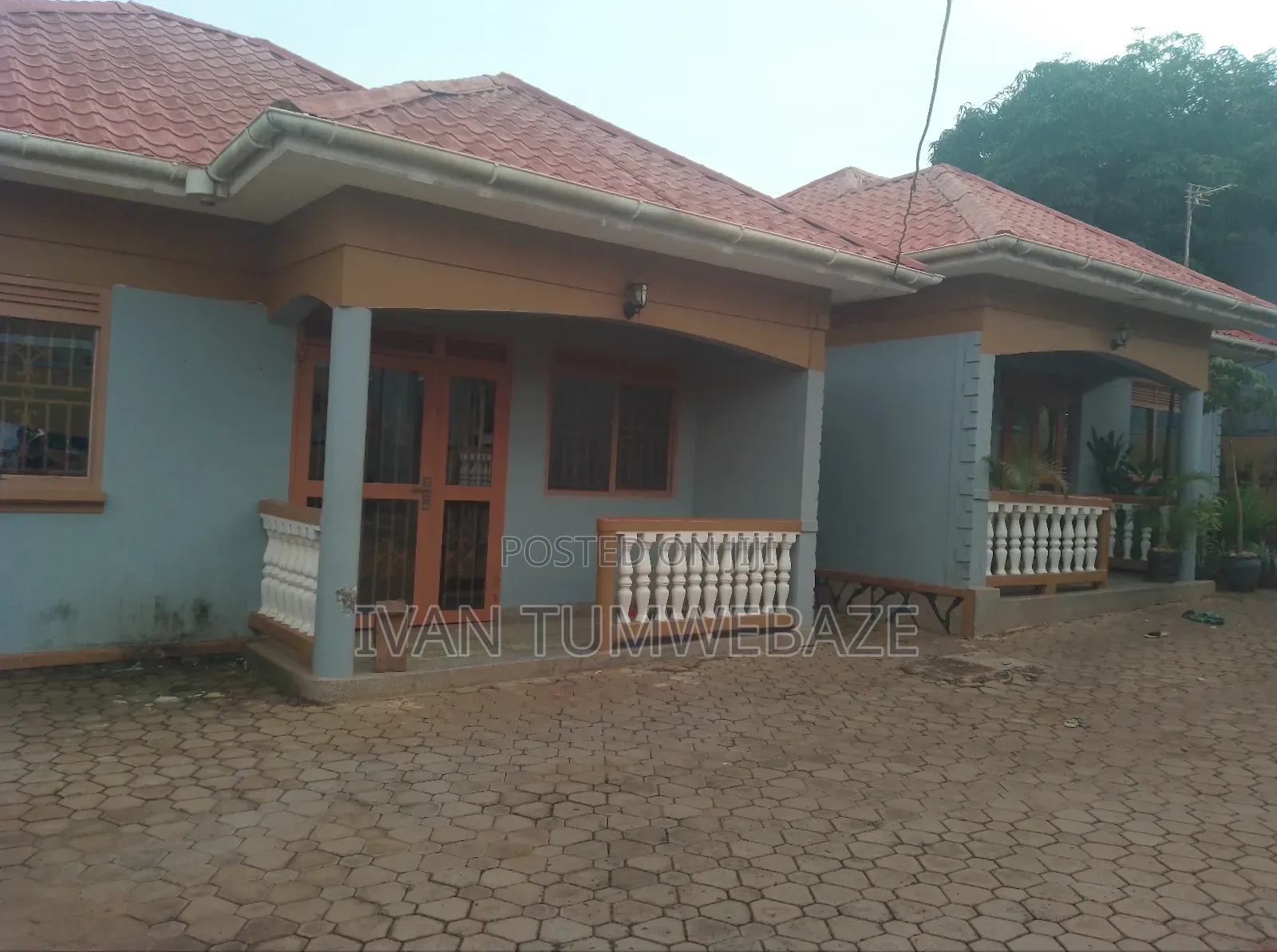 3bdrm Bungalow in Kawuku Entebbe Rd, Central Division for rent in Central Division