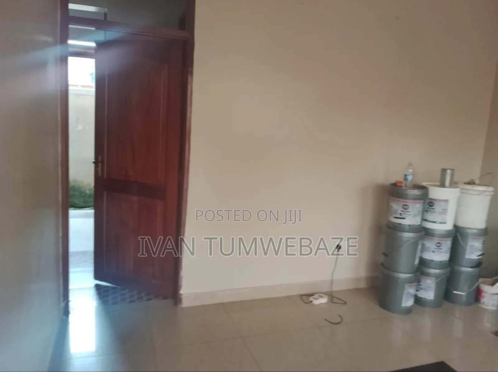 3bdrm Bungalow in Kawuku Entebbe Rd, Central Division for rent in Central Division