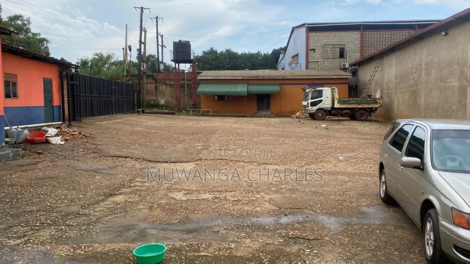 Warehouse on Sale Gayaza Road Mpererwe in Kawempe