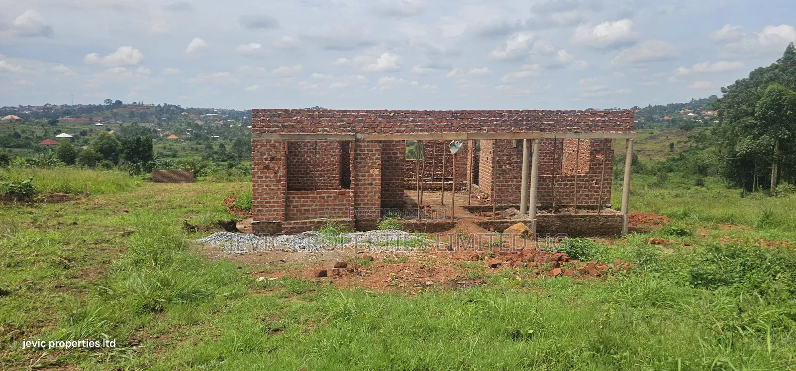 Plot Fo Sale at Wakiso Nkowe -Mubango 13 Miles From Kampala in Wakiso / Wakiso
