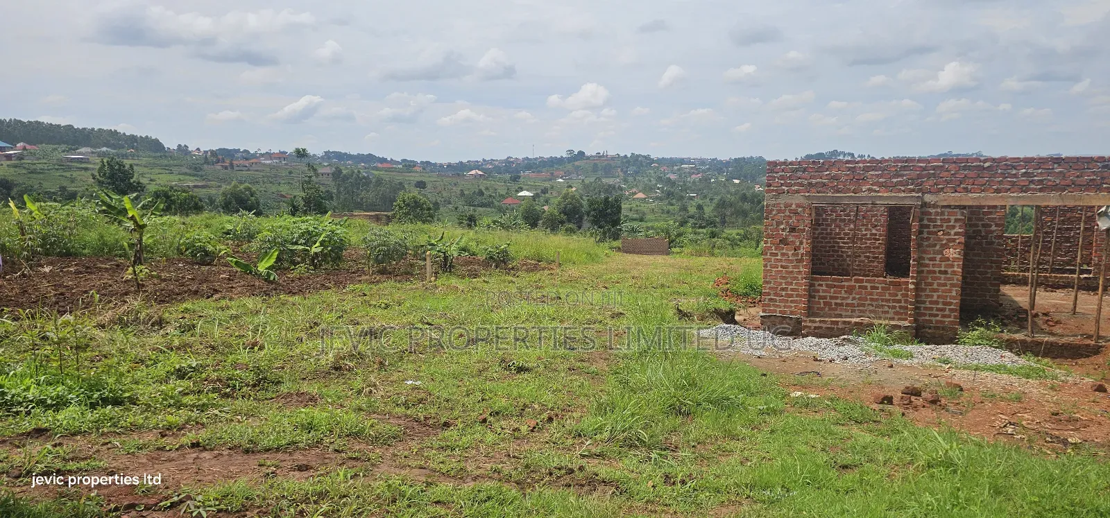 Plot Fo Sale at Wakiso Nkowe -Mubango 13 Miles From Kampala in Wakiso / Wakiso