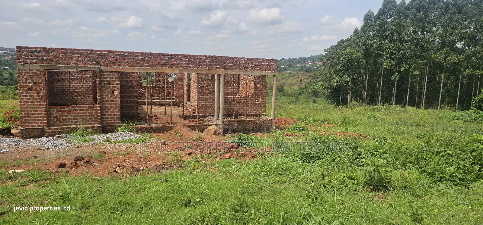 Plot Fo Sale at Wakiso Nkowe -Mubango 13 Miles From Kampala in Wakiso / Wakiso