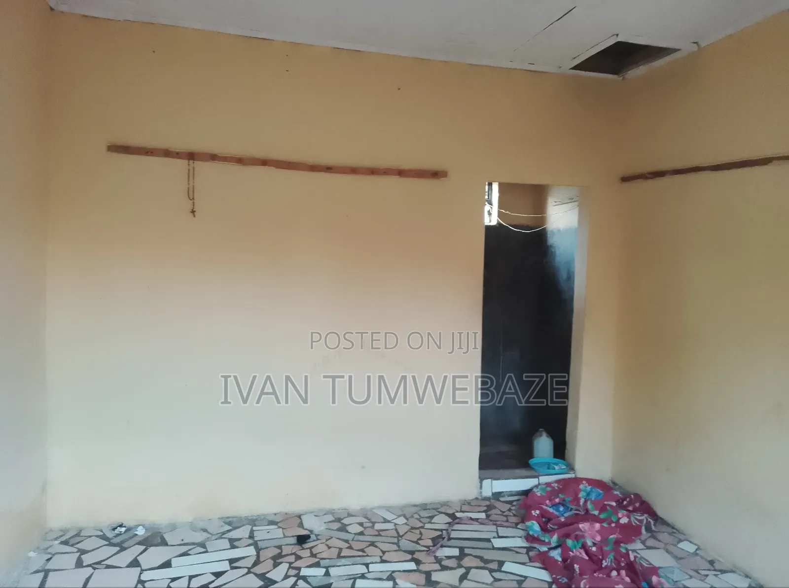 1bdrm House in Zana Entebbe Road, Central Division for rent in Central Division