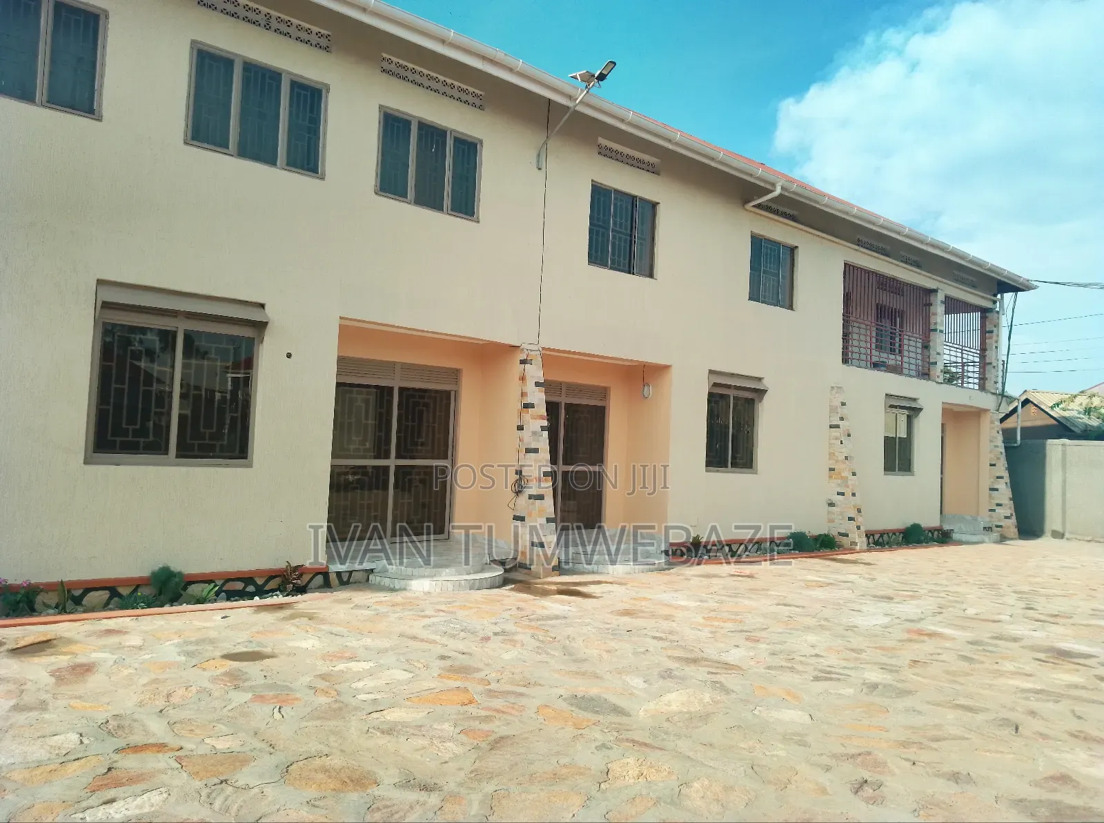 2bdrm Apartment in Zana Entebbe Road, Central Division for rent in Central Division