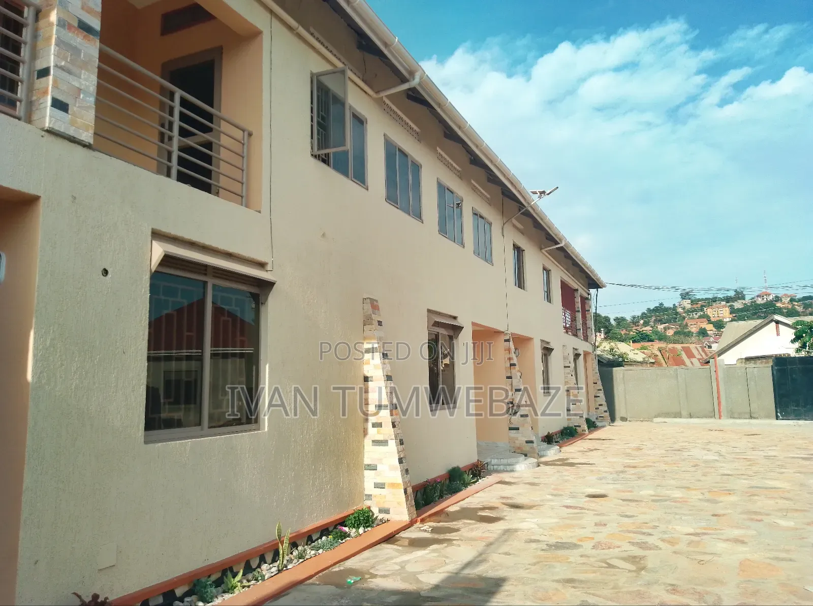 2bdrm Apartment in Zana Entebbe Road, Central Division for rent in Central Division