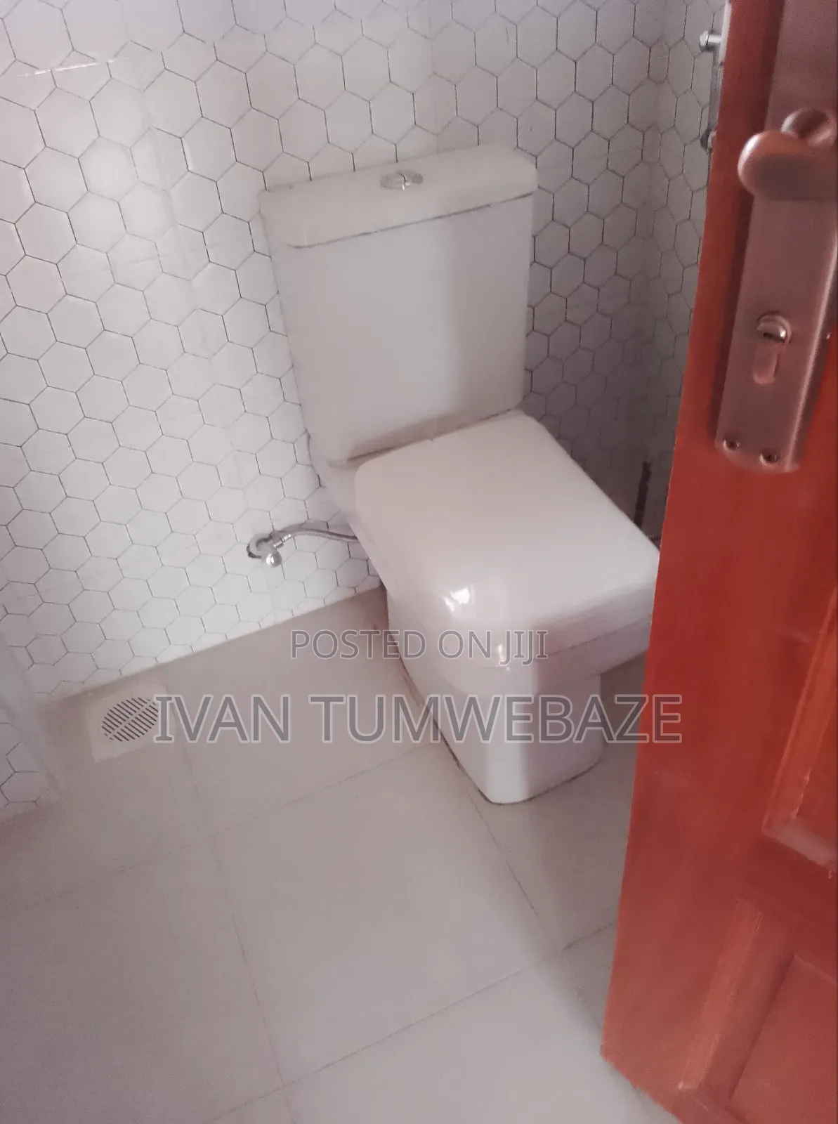 2bdrm Apartment in Zana Entebbe Road, Central Division for rent in Central Division