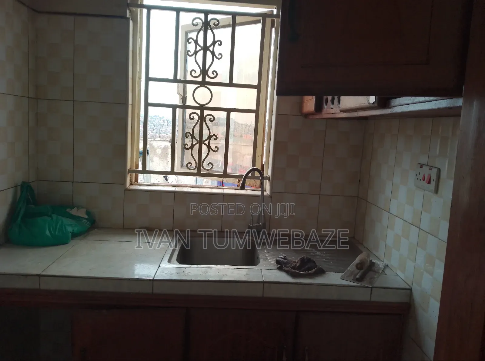 1bdrm Bungalow in Zana Entebbe Road, Central Division for rent in Central Division