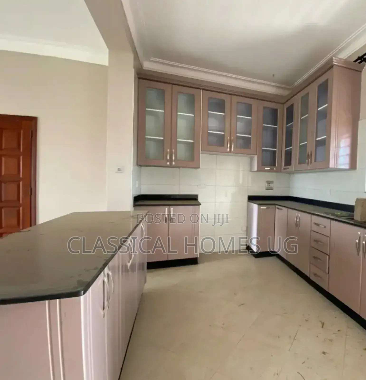 3bdrm Apartment in Lubowa Entebbe Road, Central Division for rent in Central Division