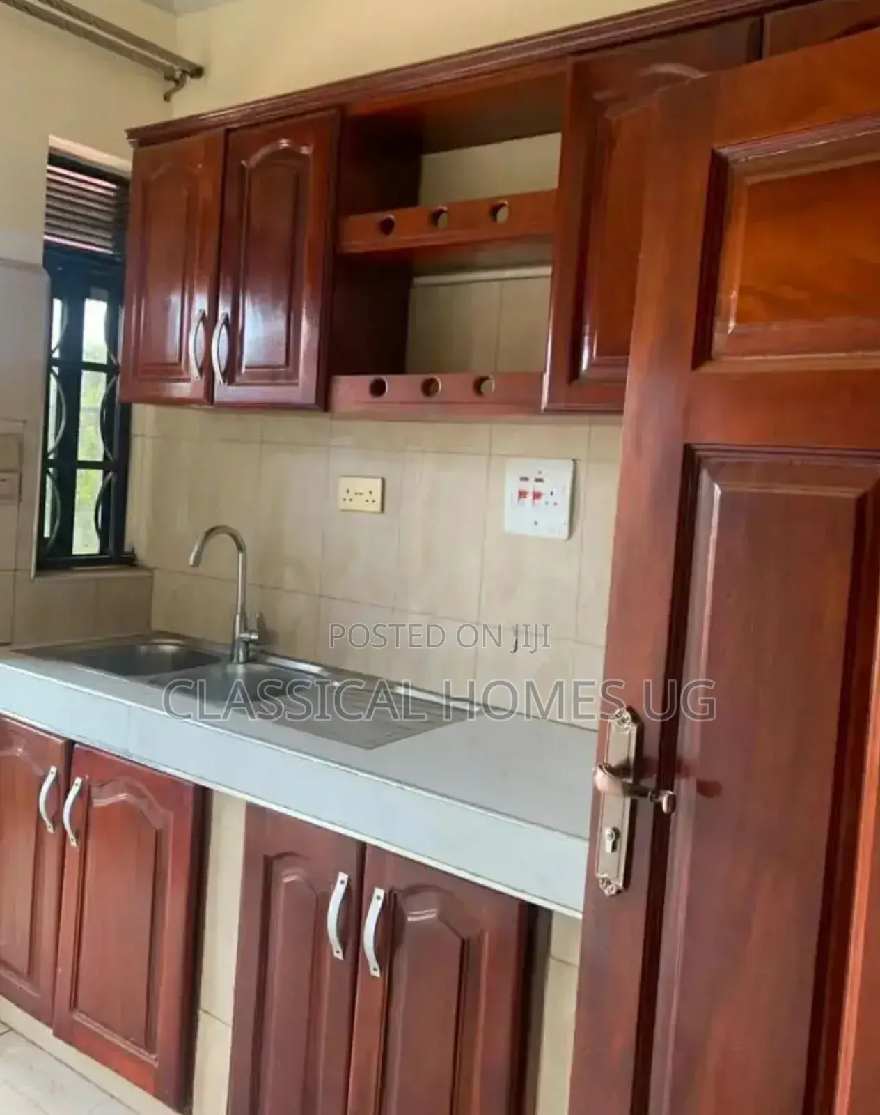 2bdrm Apartment in Maganjo Bombo Road, Central Division for rent in Central Division