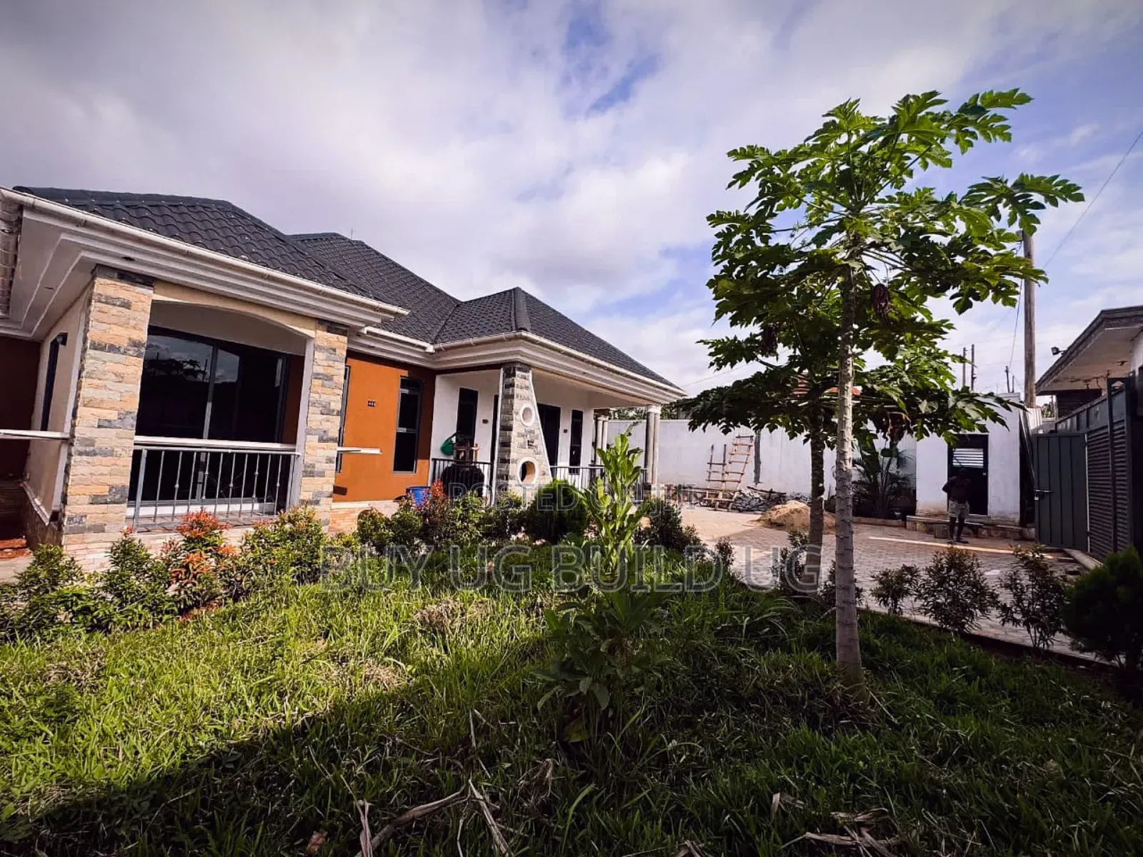 4bdrm Bungalow in Kyanja, Nakawa for sale in Nakawa