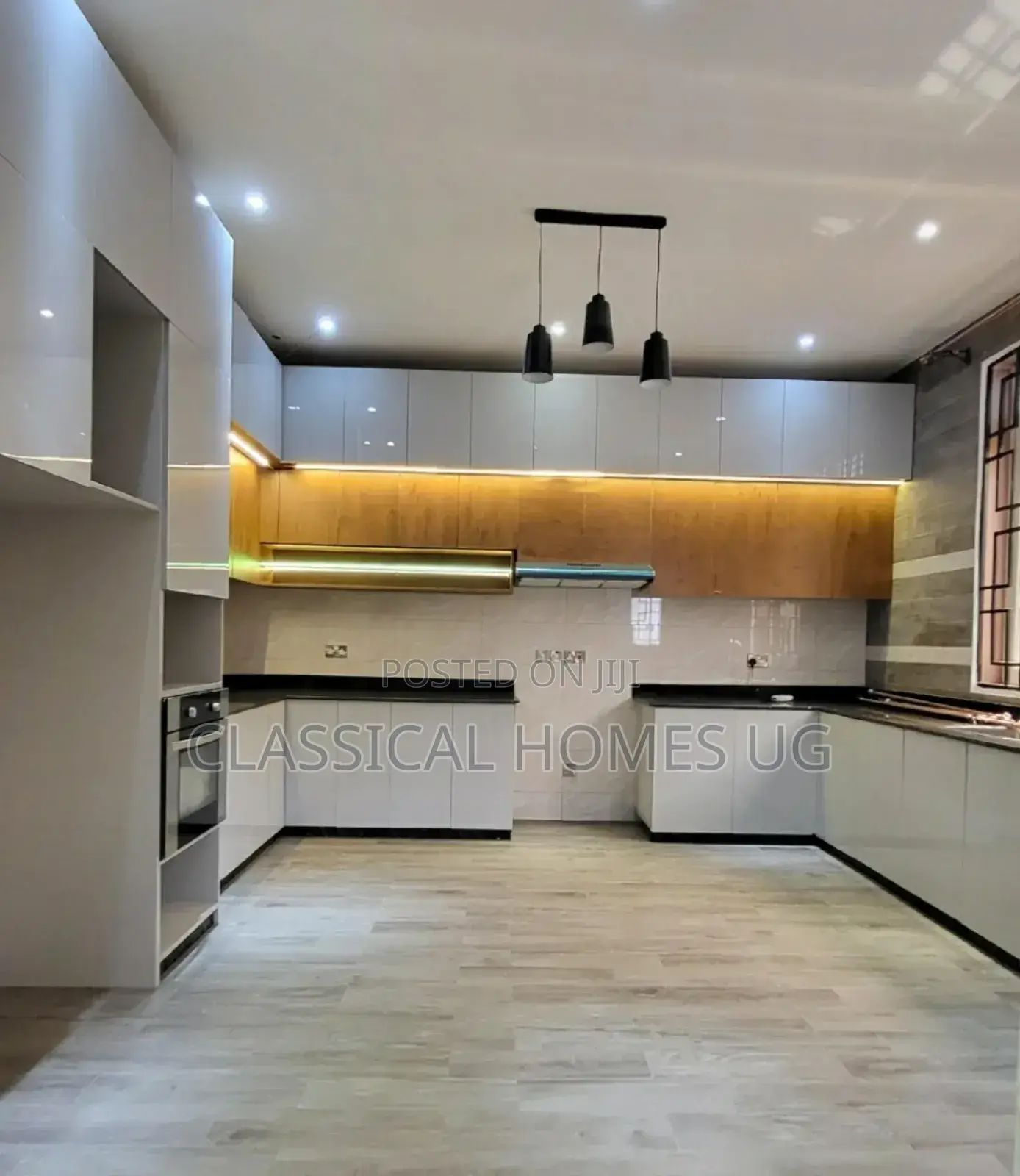 5bdrm Duplex in Akright Bwebajja, Central Division for rent in Central Division