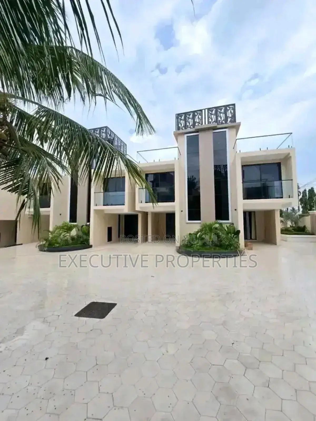 3bdrm Villa in Muyenga, Central Division for rent in Central Division