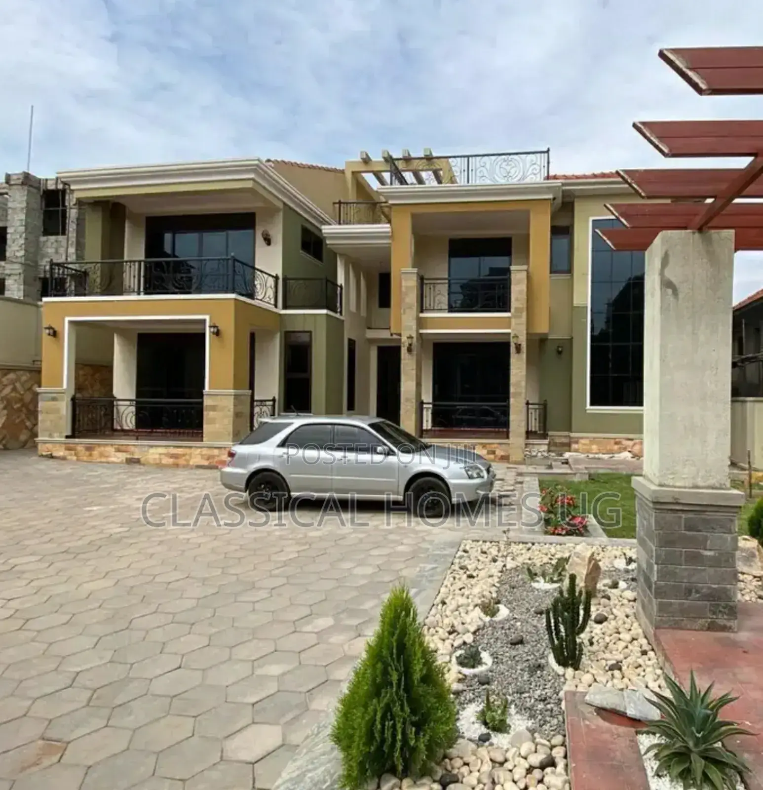 5bdrm Duplex in Akright Bwebajja, Central Division for rent in Central Division