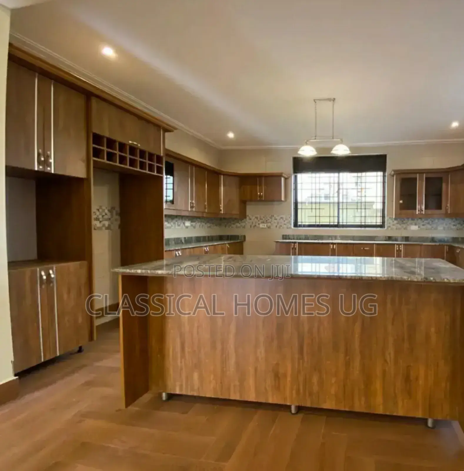 5bdrm Duplex in Akright Bwebajja, Central Division for rent in Central Division