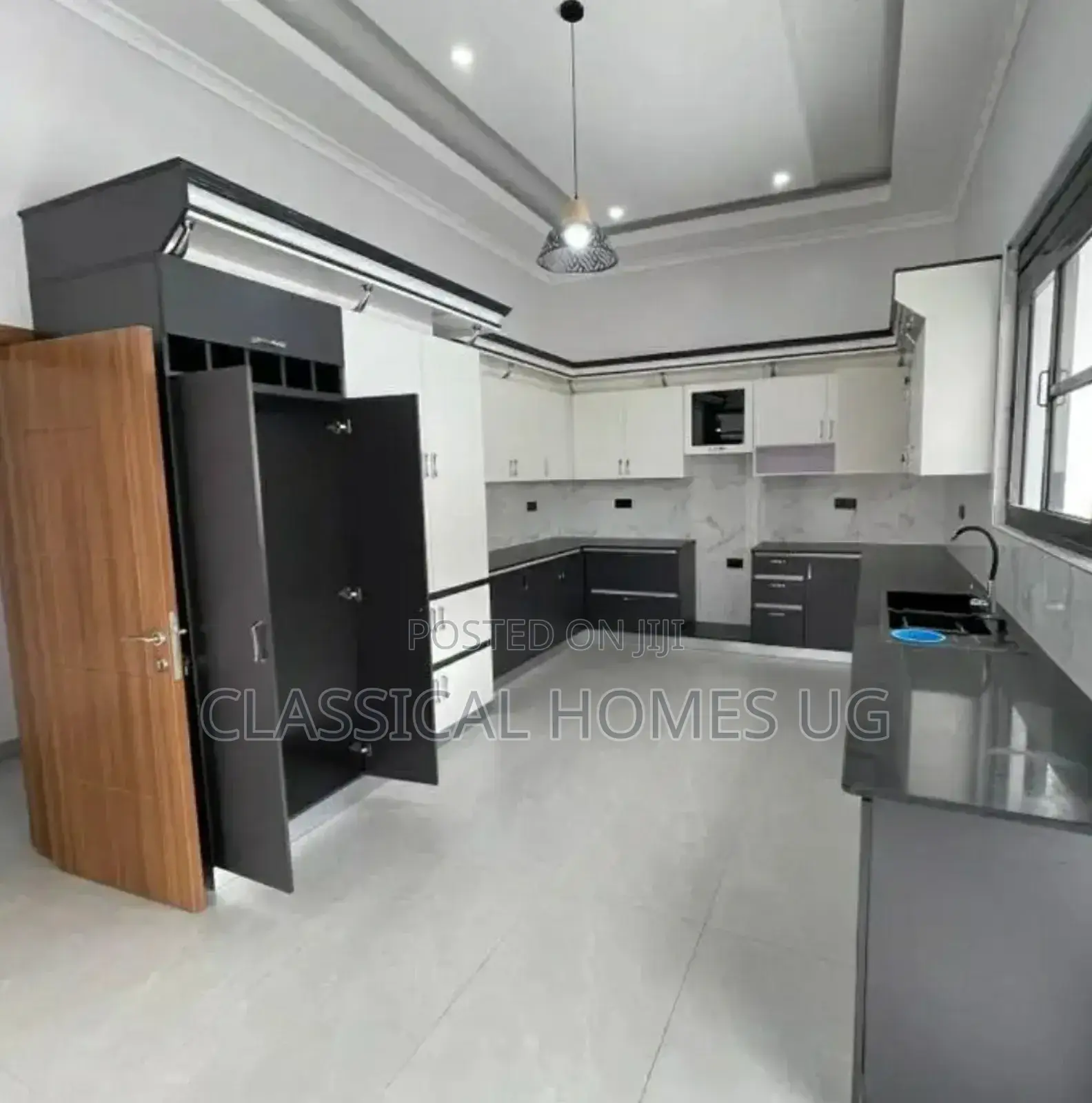4bdrm Bungalow in Akright Bwebajja, Central Division for rent in Central Division