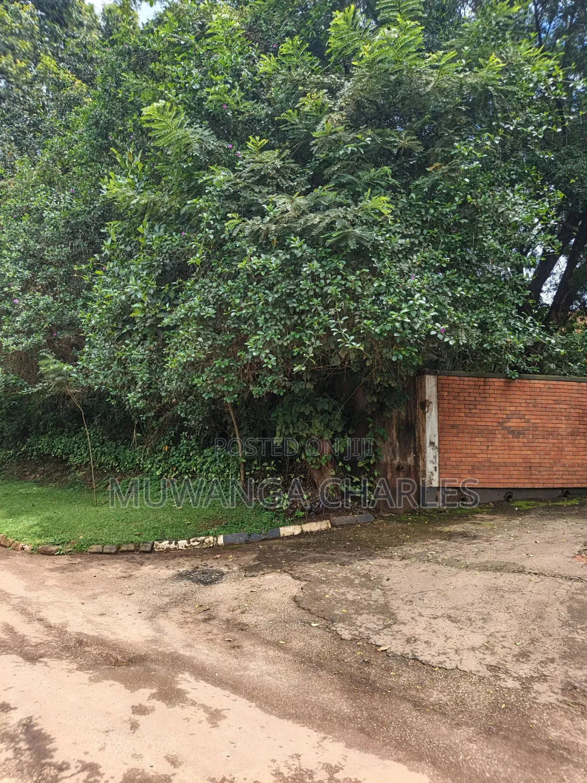 1acre of Land on Quick Sale in Kololo in Central Division