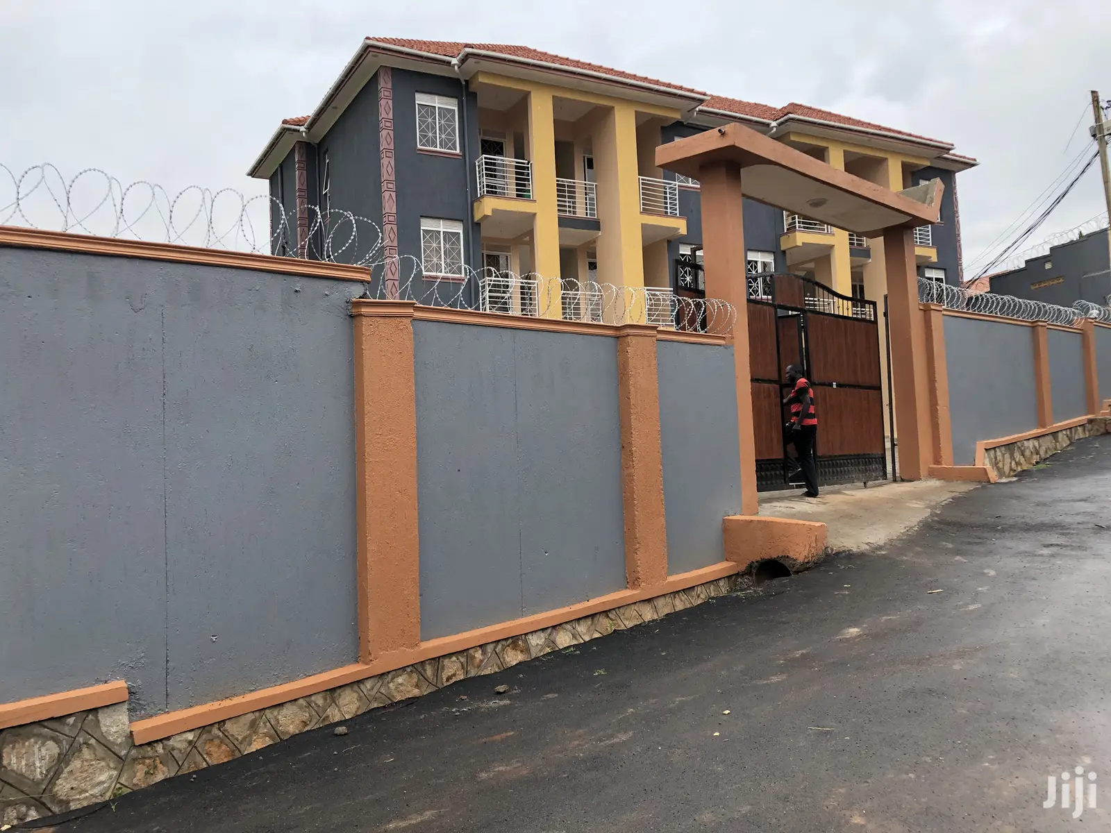 Kyaliwajjara Apartment Building On Sell in Kampala