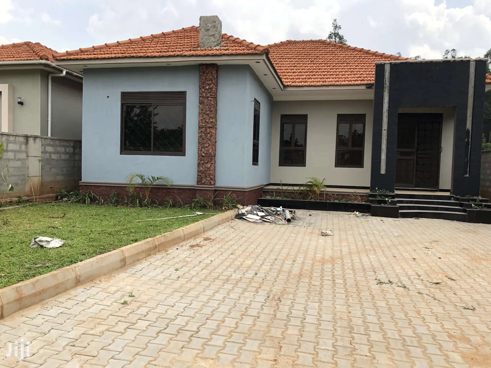 Kira Extra Ordinary Beauty on Sell in Kampala