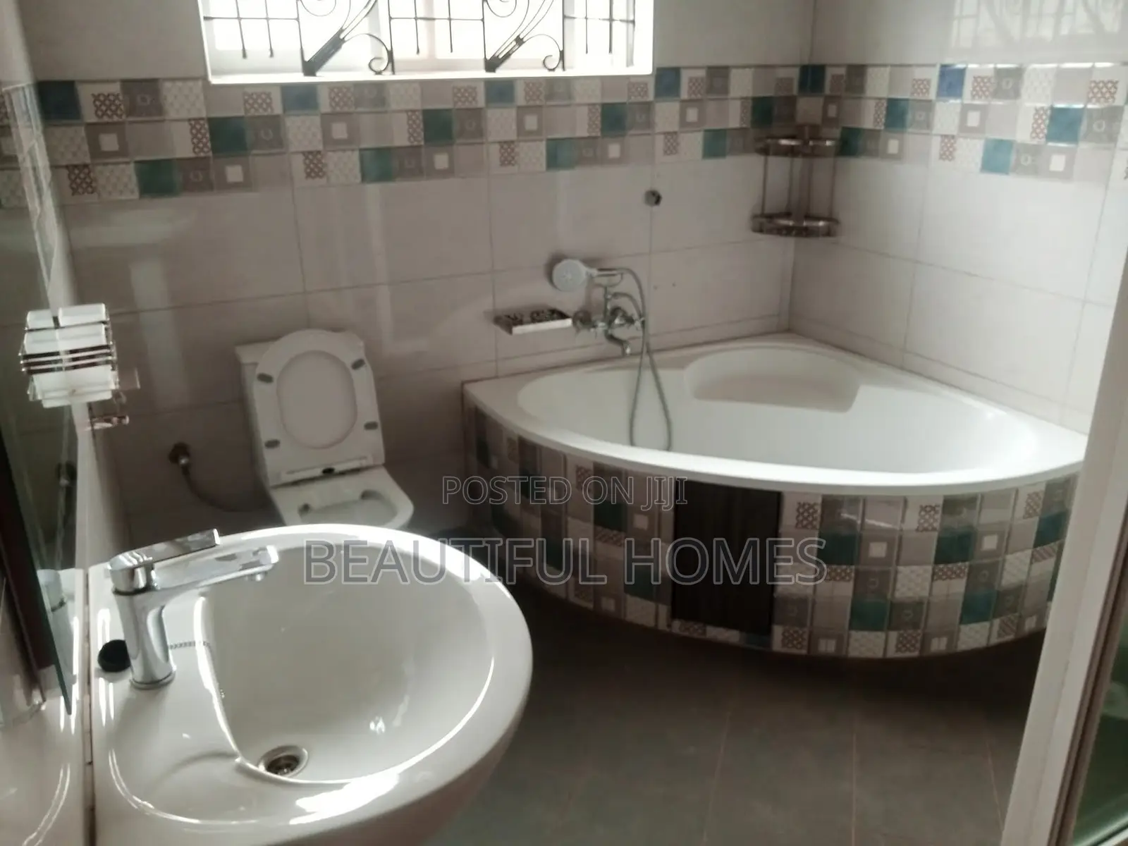 Furnished 5bdrm Duplex in Kira, Central Division for sale in Central Division