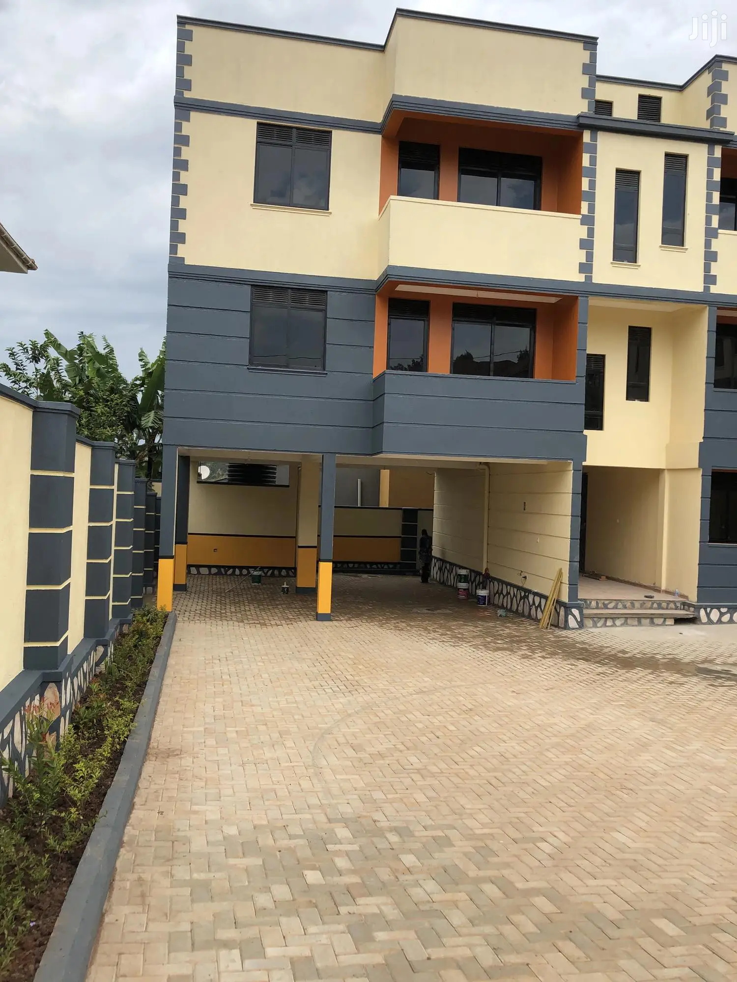 Condomimiums In Kira Tarmacked Neighborhood For Sell in Kampala