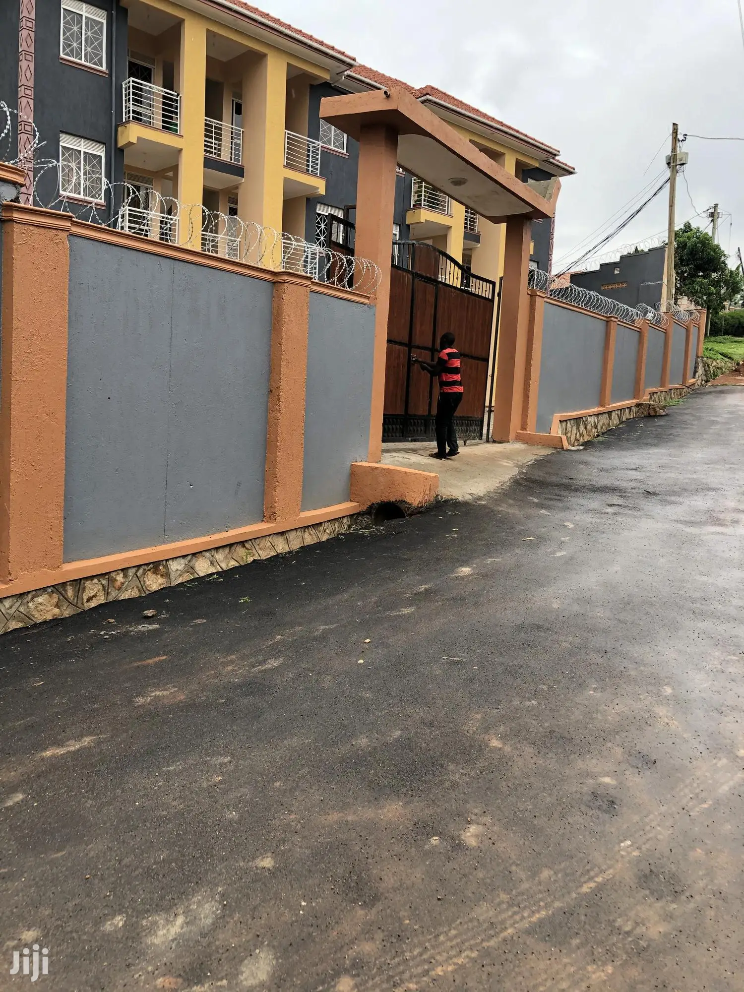 Kyaliwajjara Apartment Building On Sell in Kampala