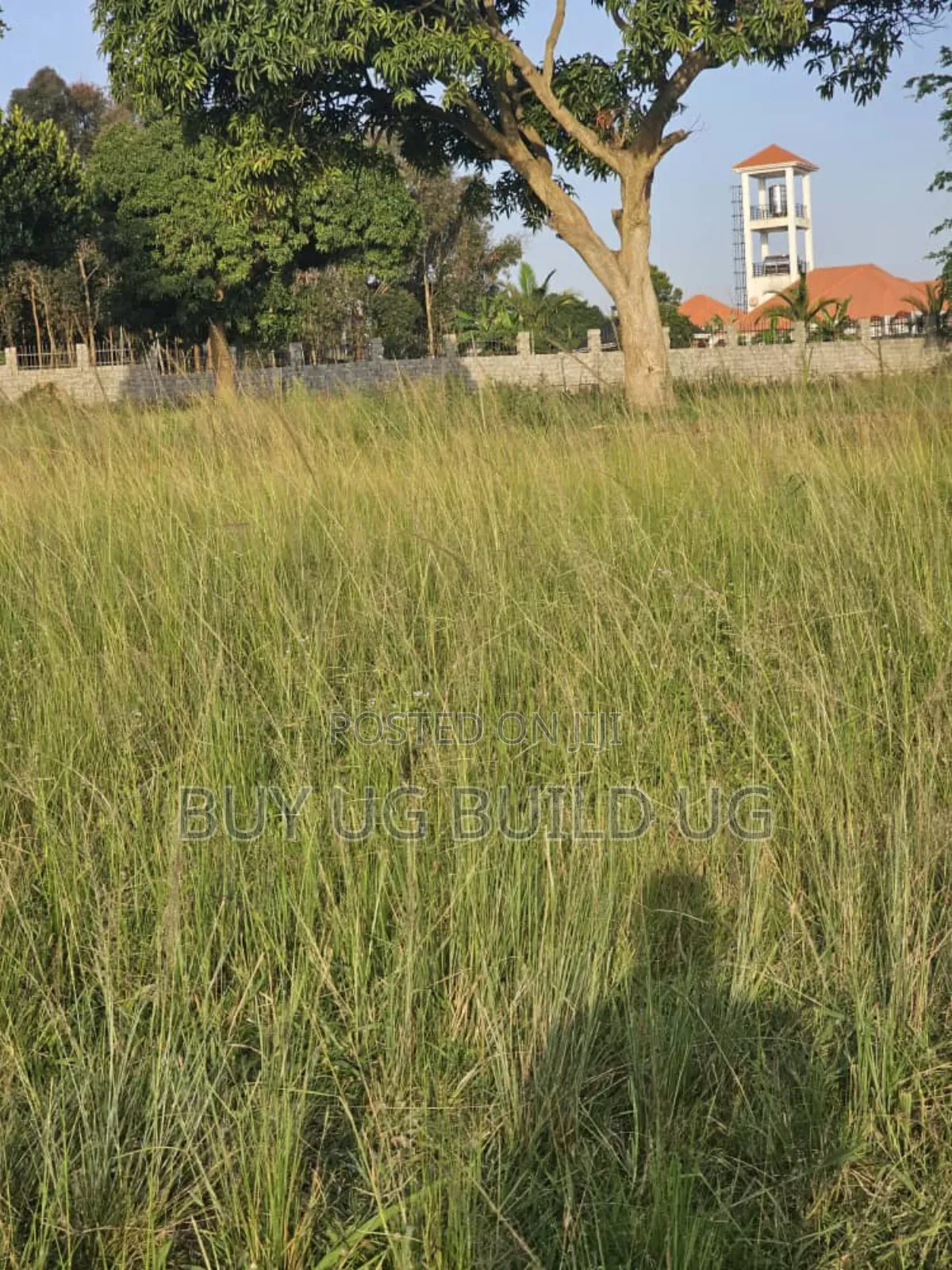 Land For Sale Along Entebbe Road Garuga Size: 10 Acres 700m Ugx Per in Luwero / Luwero
