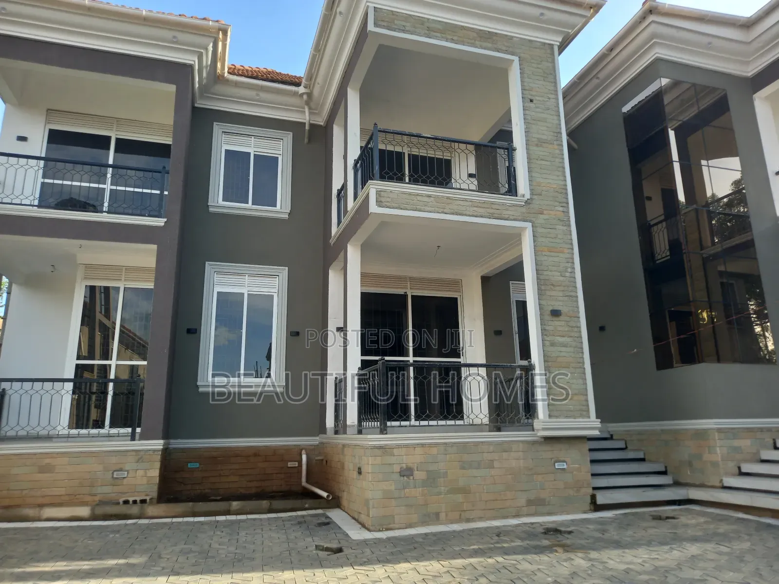 Furnished 5bdrm Duplex in Kira for sale in Kira