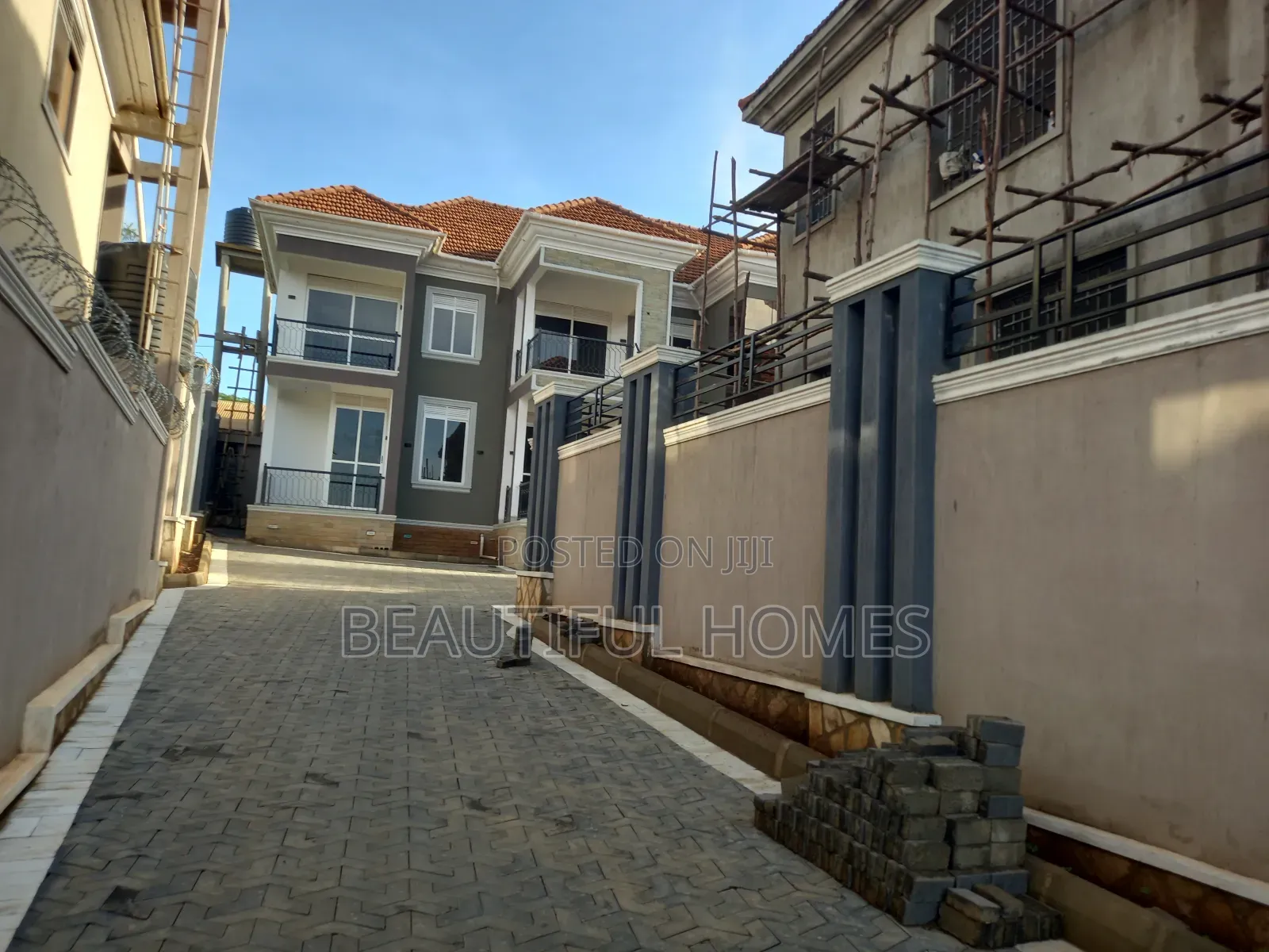 Furnished 5bdrm Duplex in Kira for sale in Kira