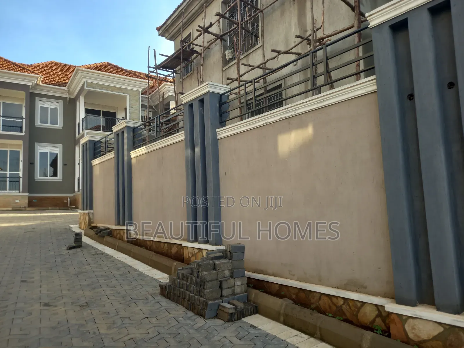 Furnished 5bdrm Duplex in Kira for sale in Kira