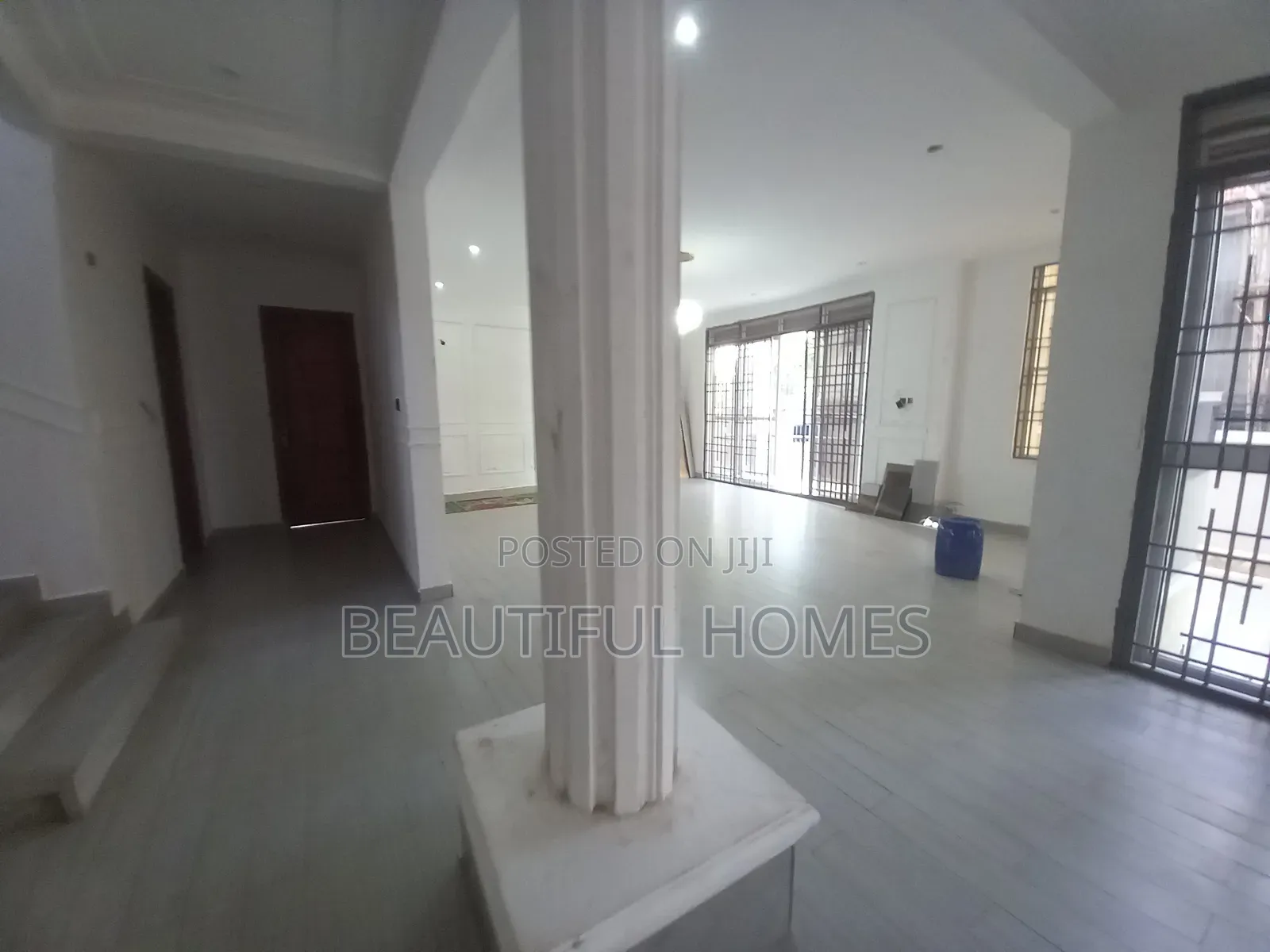 Furnished 5bdrm Duplex in Kira for sale in Kira