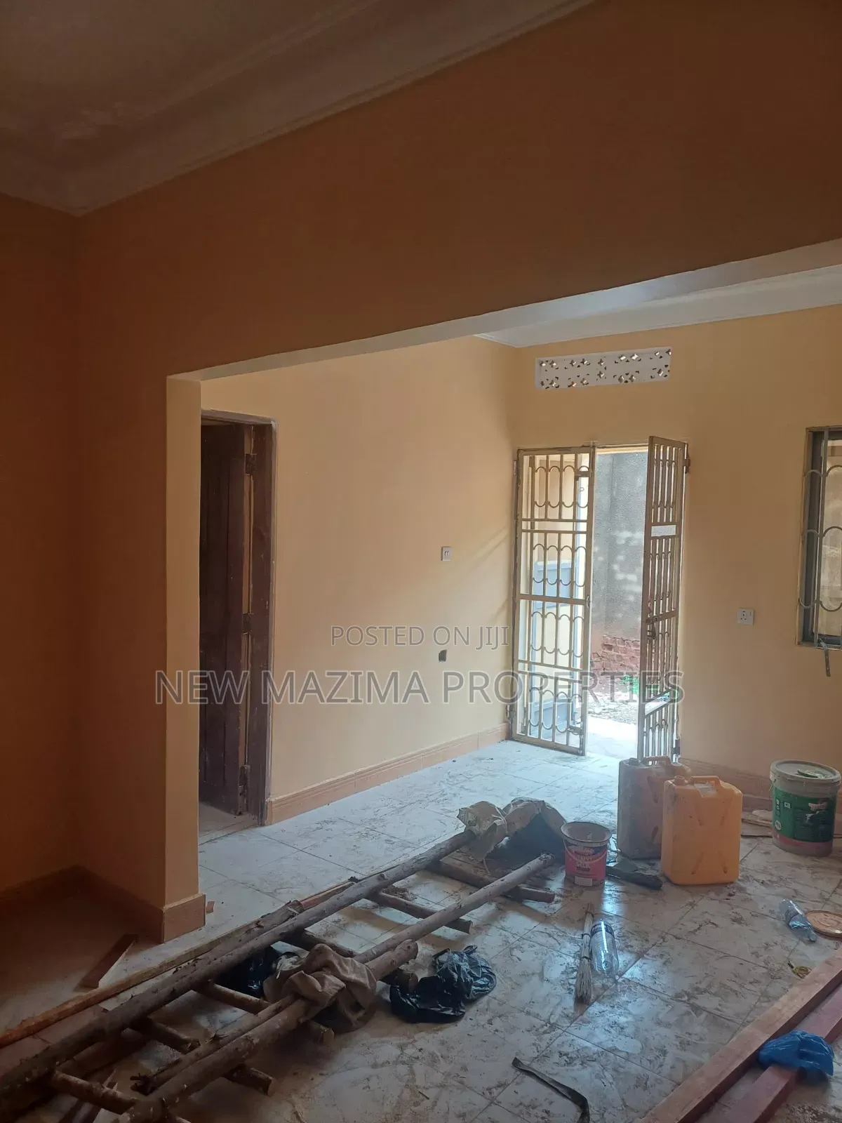 3bdrm Bungalow in Namasuba Town, Central Division for sale in Central Division